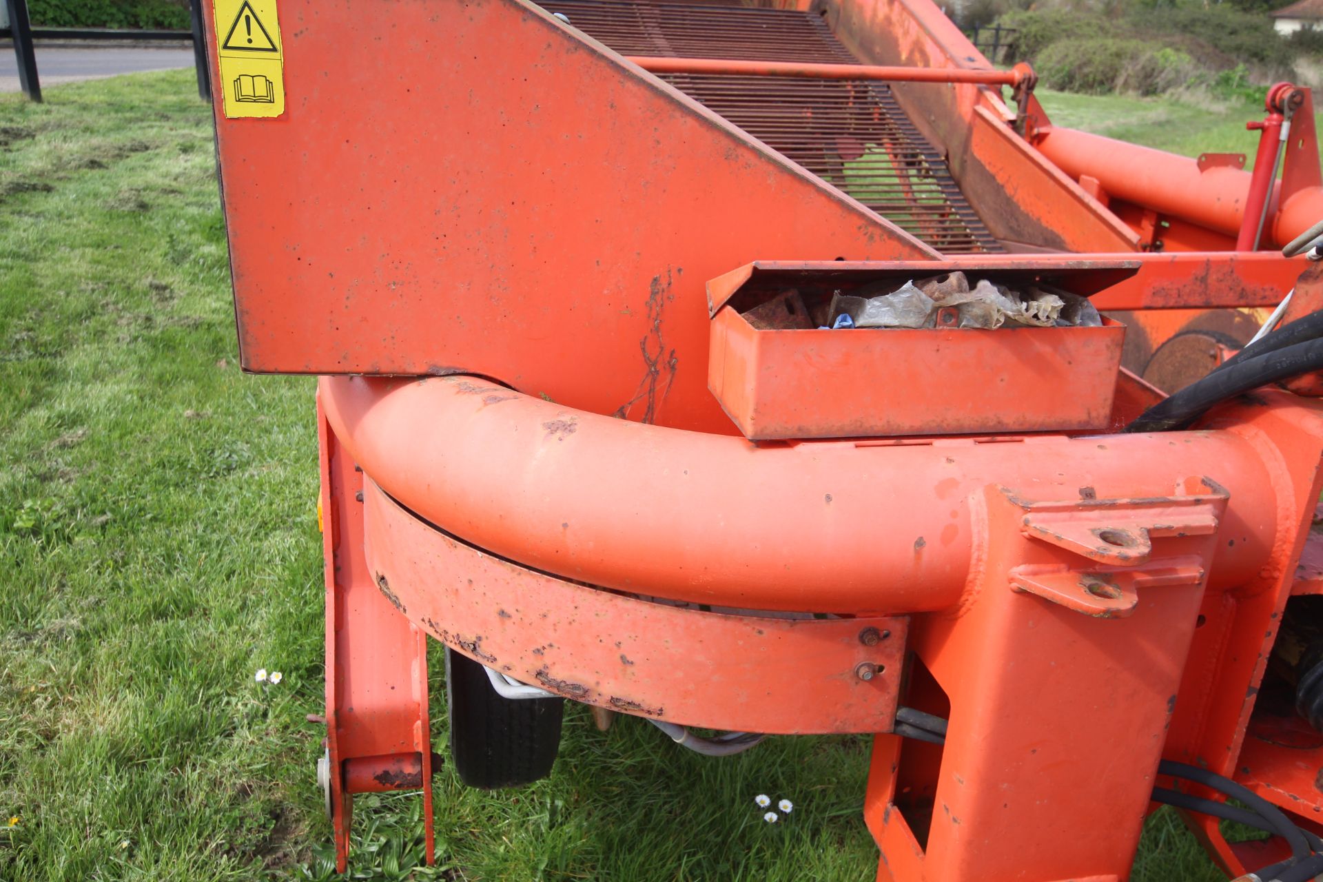 Grimme DL1700 Variant carrot/ onion harvester. With star cleaners. Control Box held. V - Bild 9 aus 61