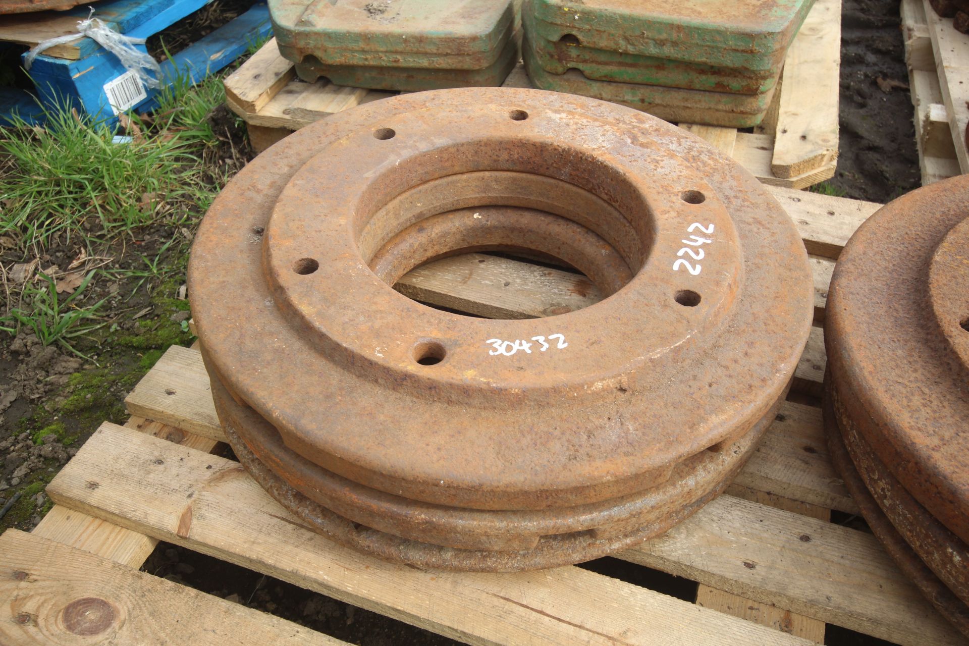 Fordson rear wheel weights: starter and 2x weights.