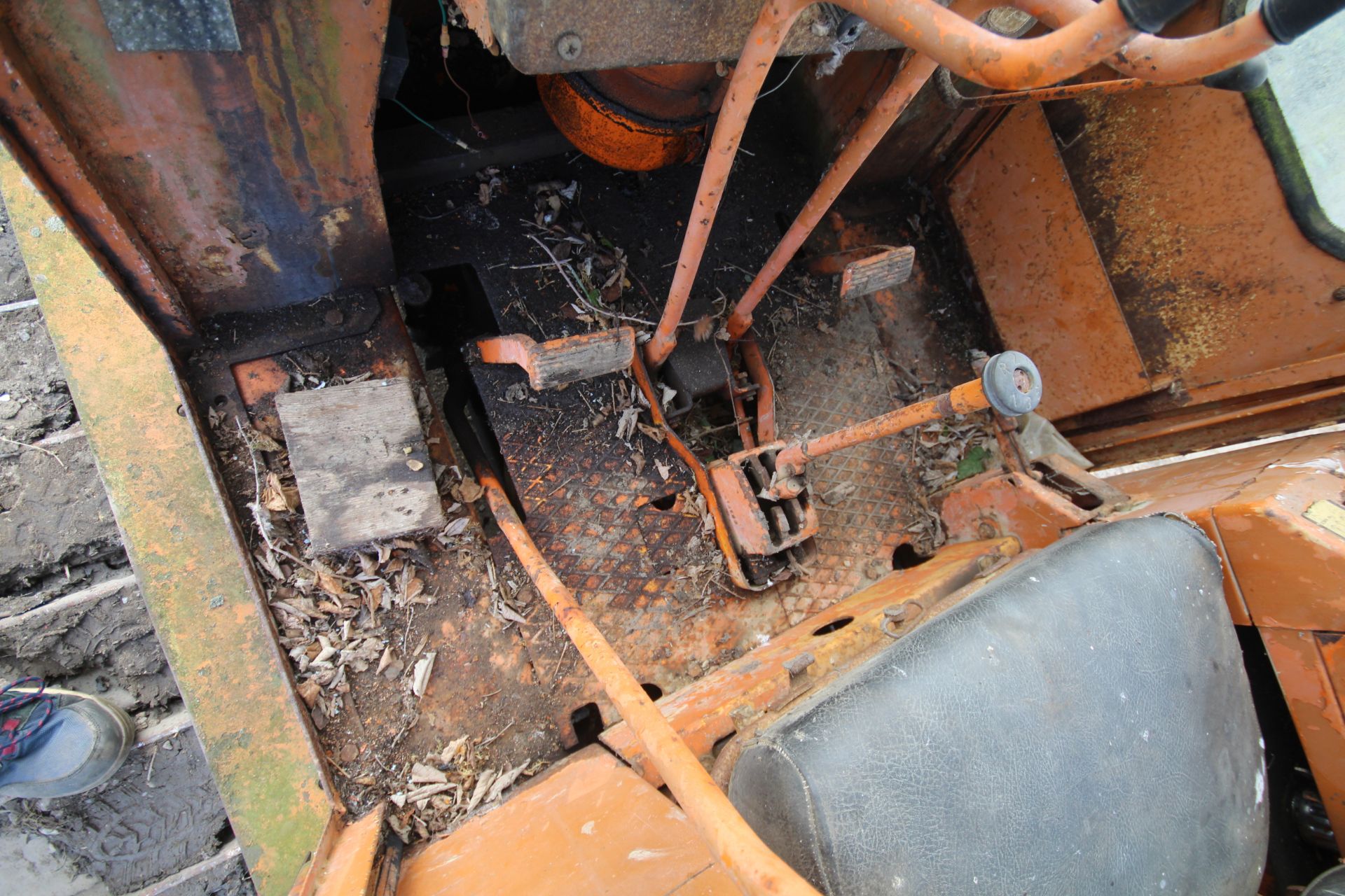 Fiat 100c steel tracked crawler. With Turner rear linkage. Owned from new. Unused for some time - Image 51 of 58