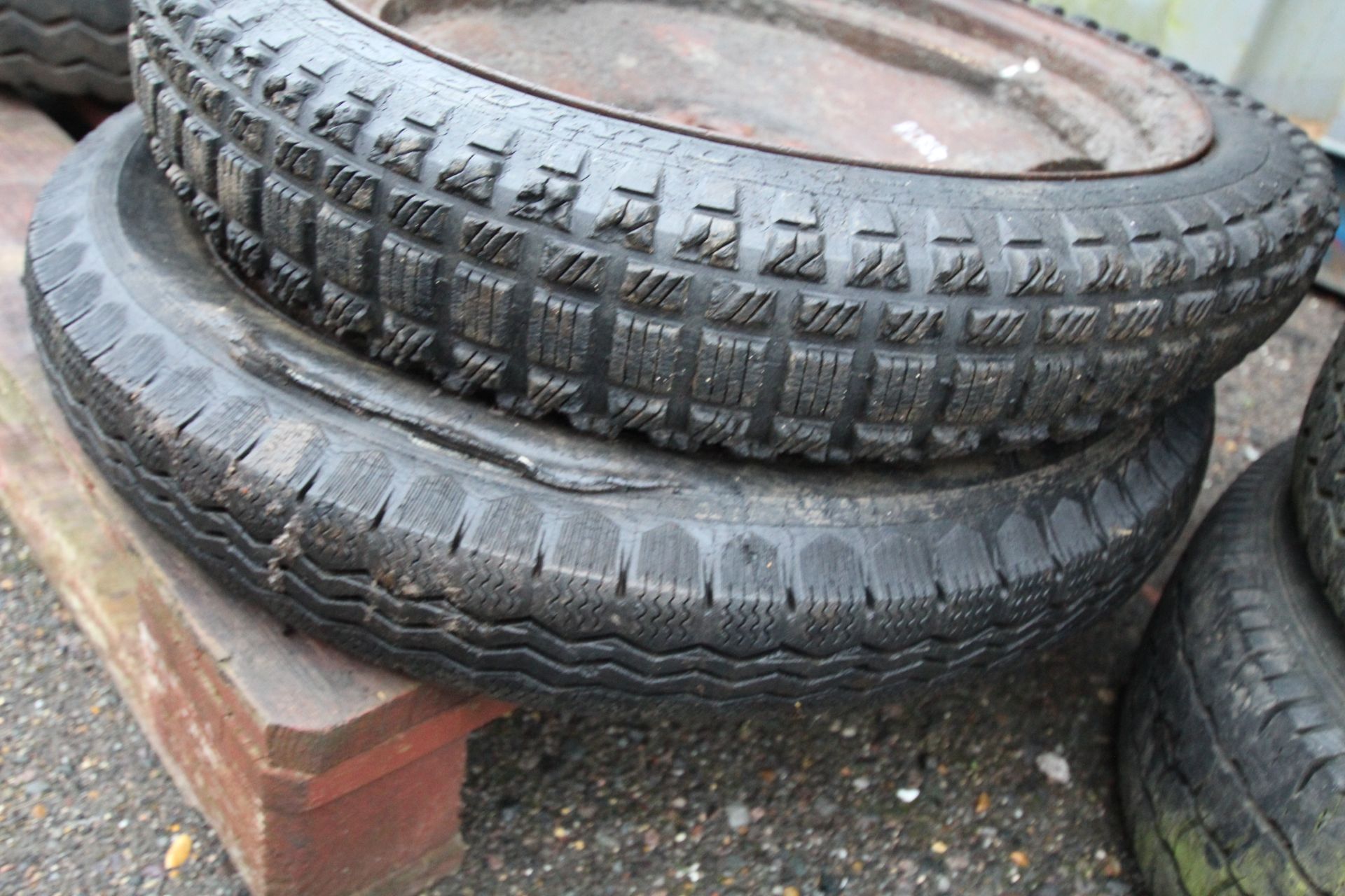 2x Ferguson front wheels and tyres. V - Bild 2 aus 2