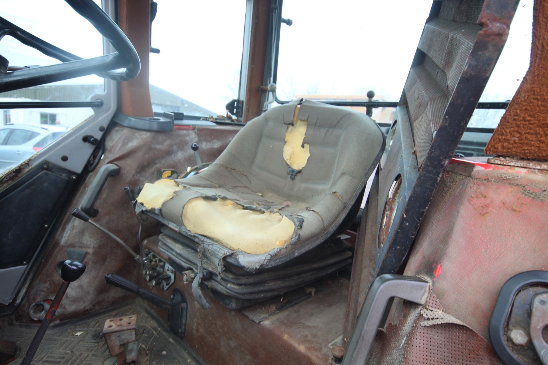 Massey Ferguson 698 4WD tractor. Registration DVF 568Y. Date of first registration 04/01/1983. 6,591 - Image 51 of 58