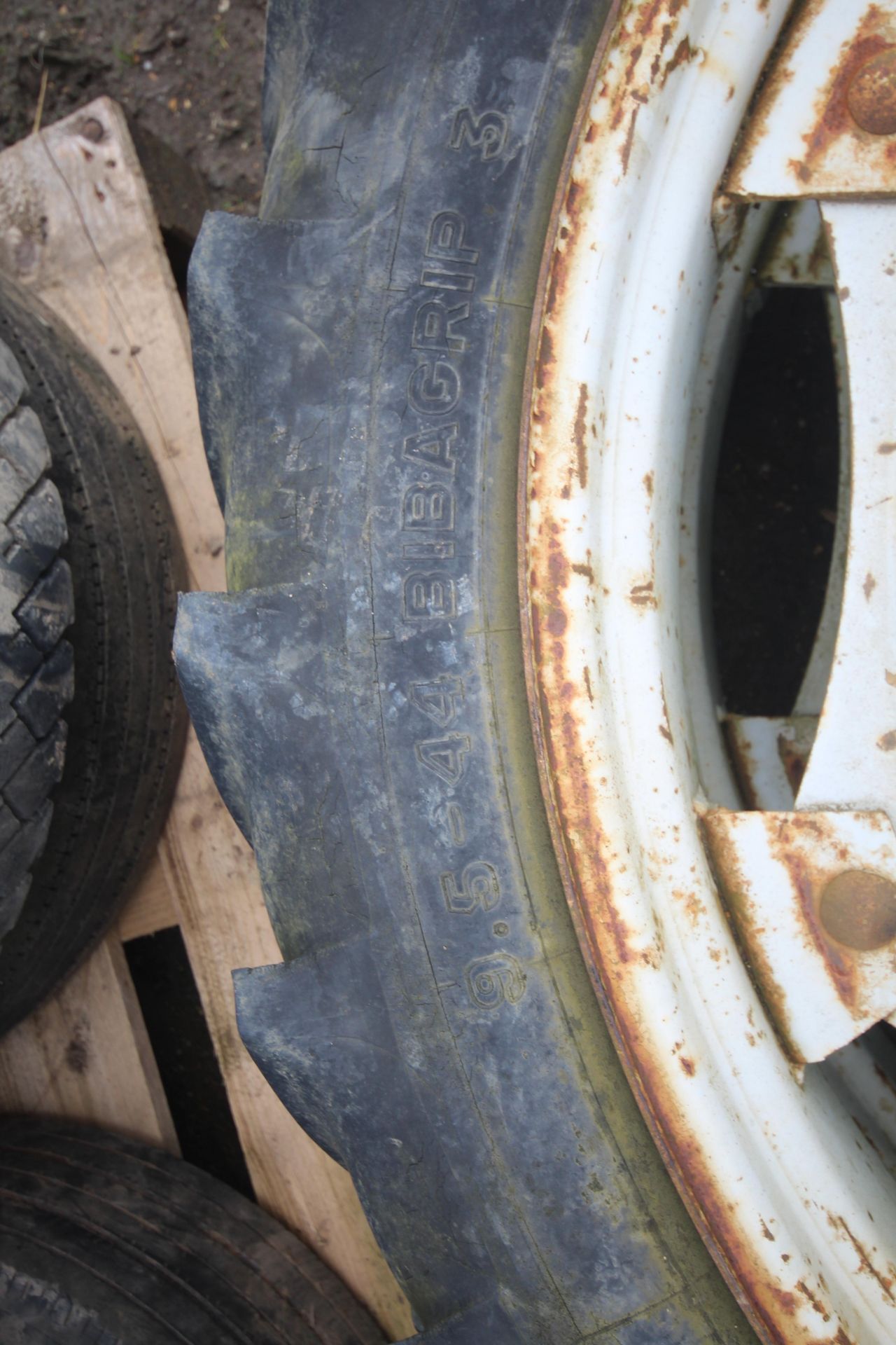 John Deere 9.5x44 rowcrop wheels and tyres. V - Bild 5 aus 5