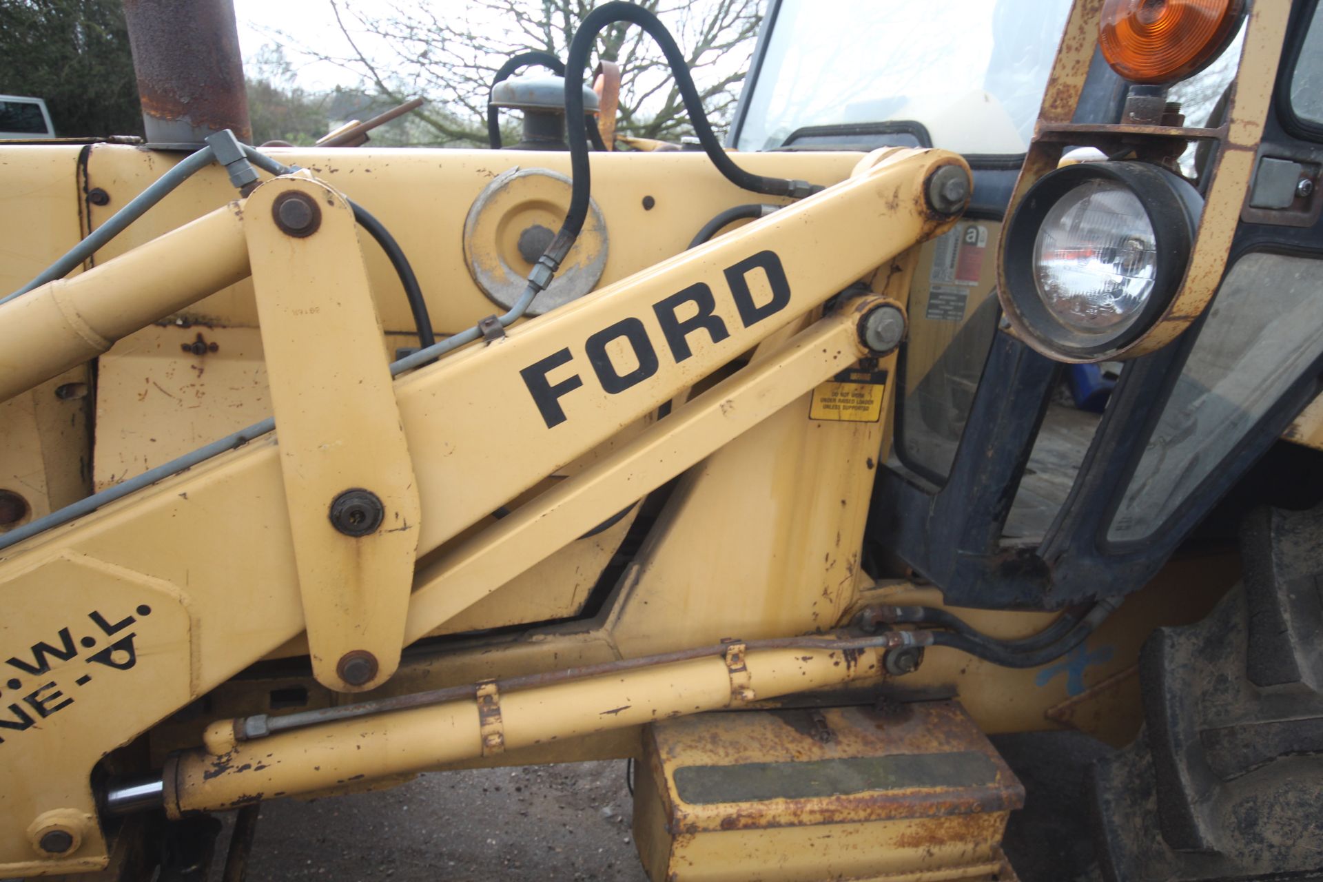 Ford 655 4WD backhoe loader. Registration F829 MVX. Date of first registration 03/10/1988. Showing - Image 65 of 87