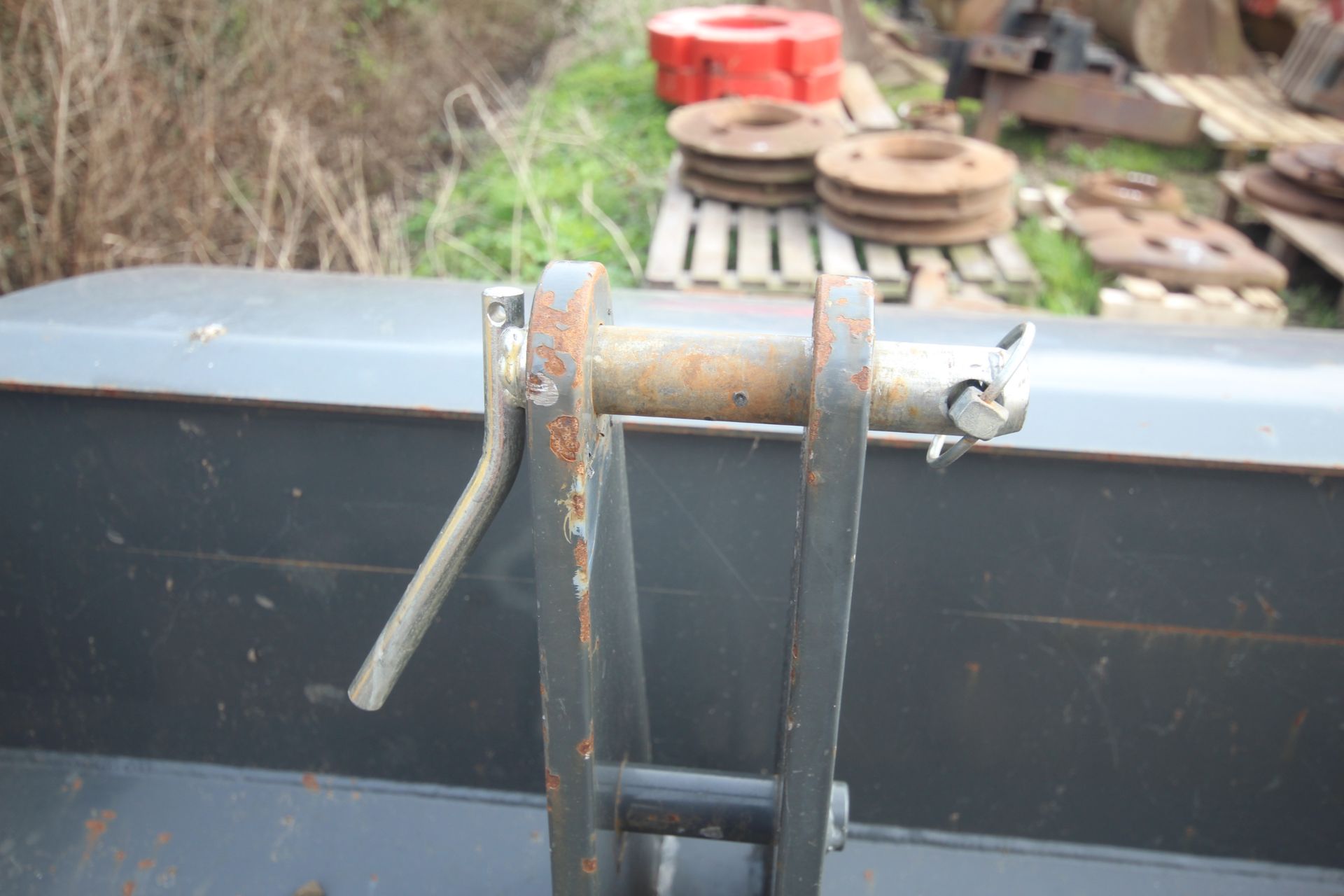 Sumo 2,500kg front linkage weight block. With toolbox. Serial number AE147. V - Image 7 of 15