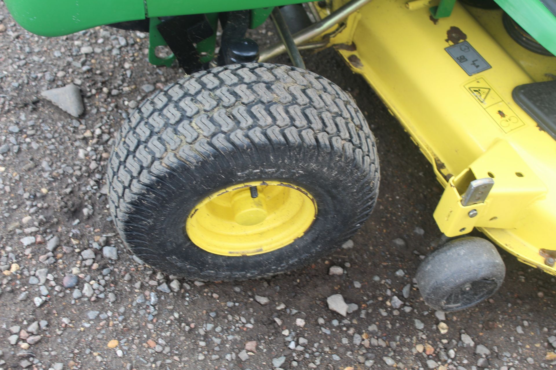 John Deere LX279 lawn mower with collector. Owned from new. Key held. - Image 6 of 30