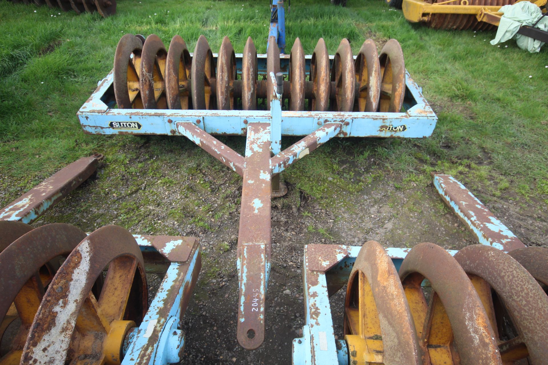 Suton trialed triple gang heavy press. - Image 2 of 19