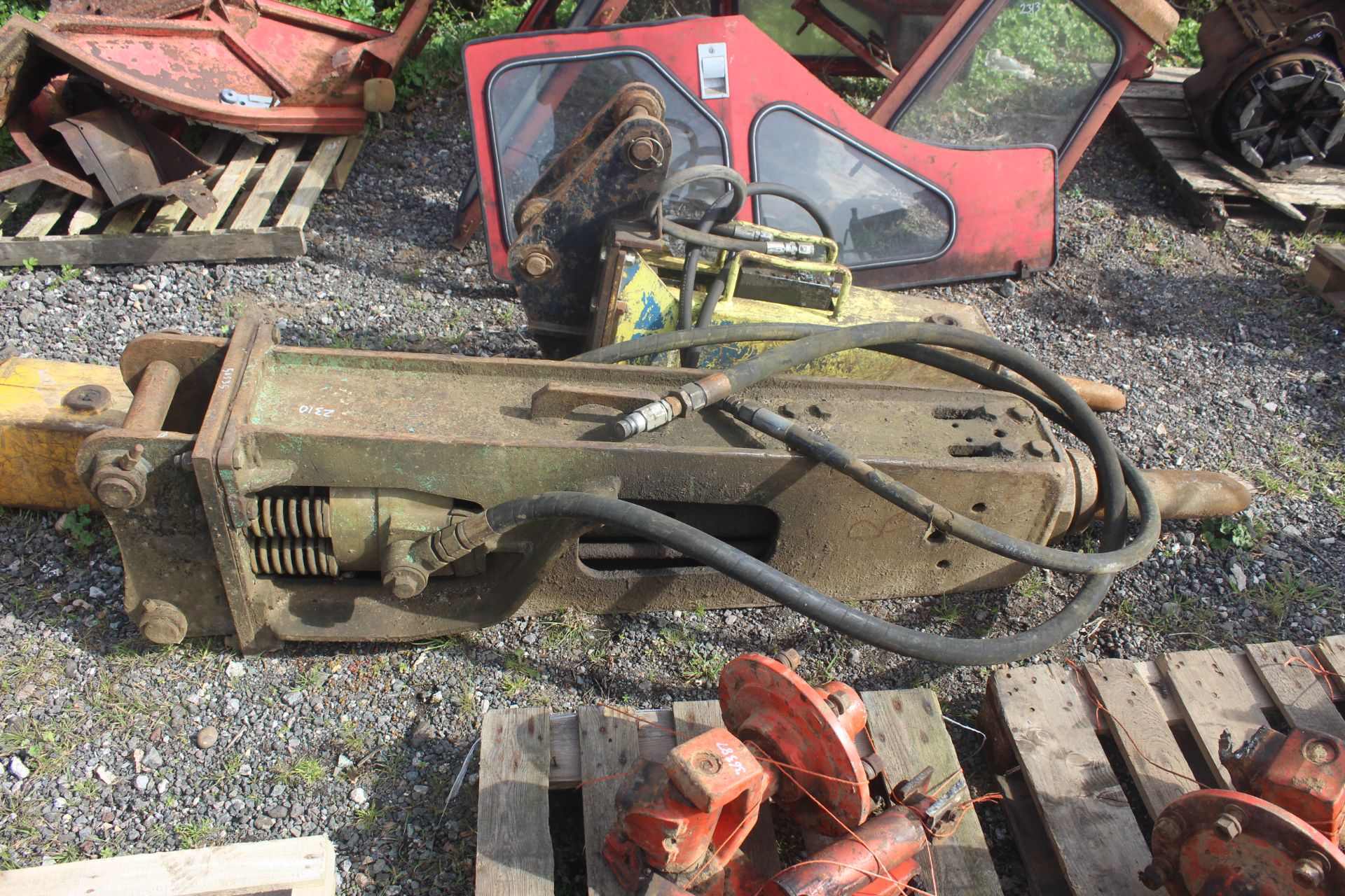 Montebert breaker. To suit 13/21T excavator. For sale on behalf of the Directors, pending