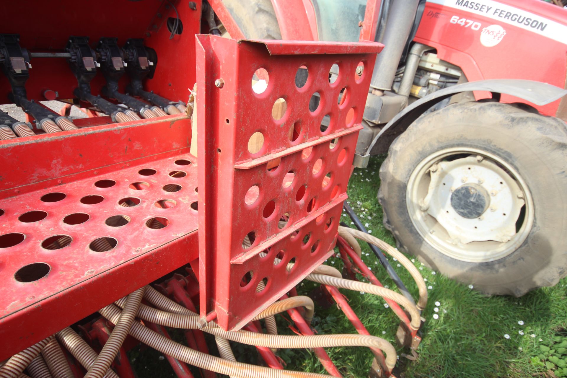 Maschio 4m power harrow. With packer. Piggybacked with Vicon LZ505 Suffolk coulter drill. 1995. With - Image 33 of 52