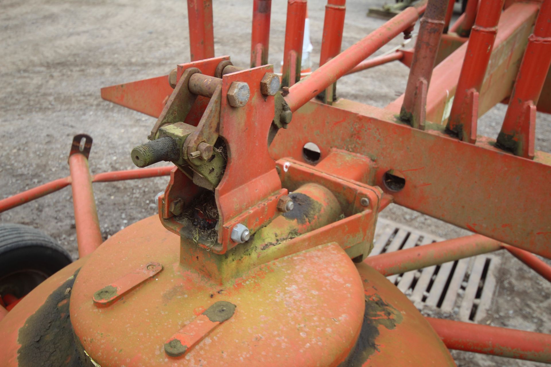 SIP Star 4.7m single rotor hay rake. Manual held. V - Image 8 of 15