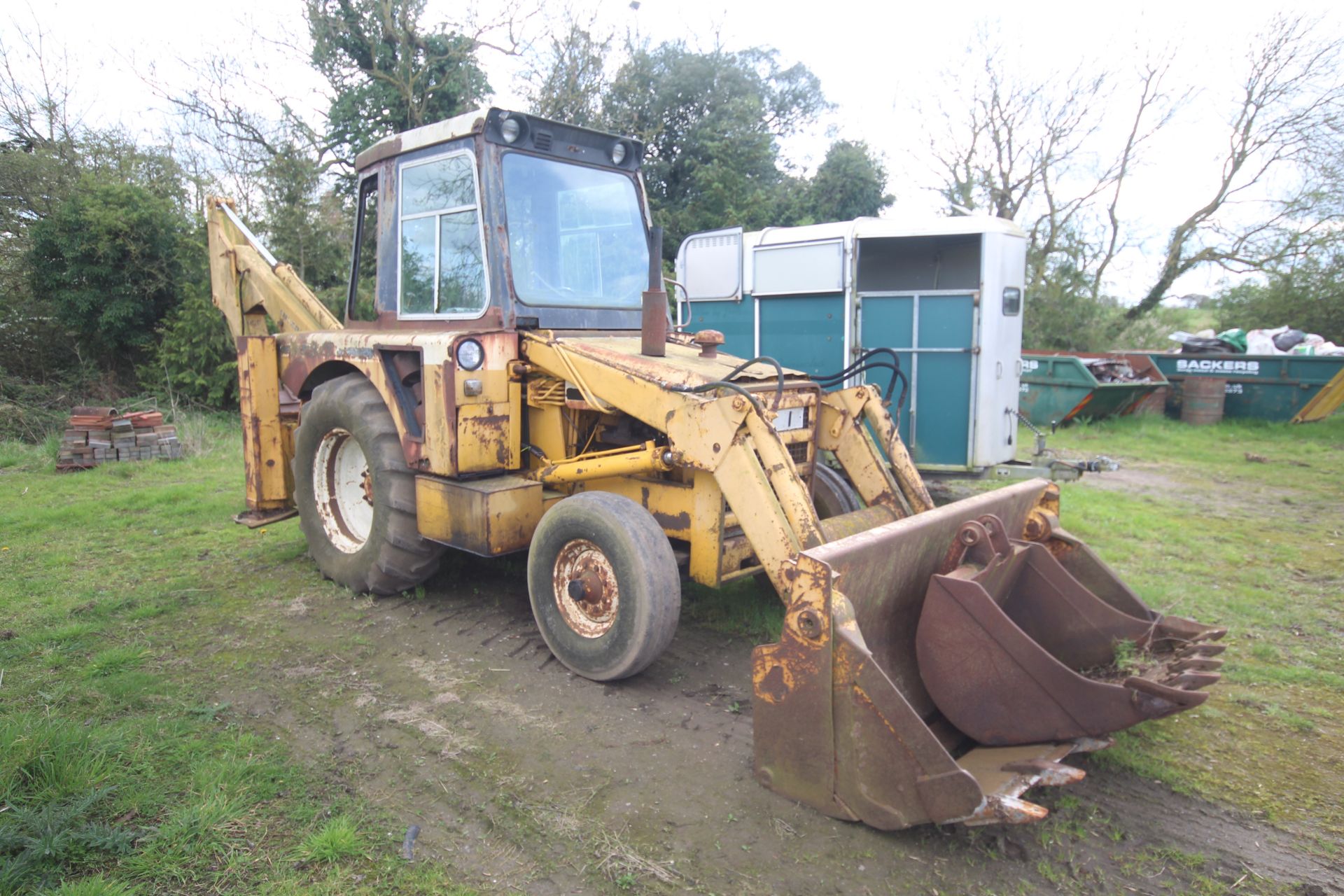 International Harvester 260A 2WD backhoe loader. Registration CWJ 891T (no paperwork). Date of first - Bild 2 aus 104