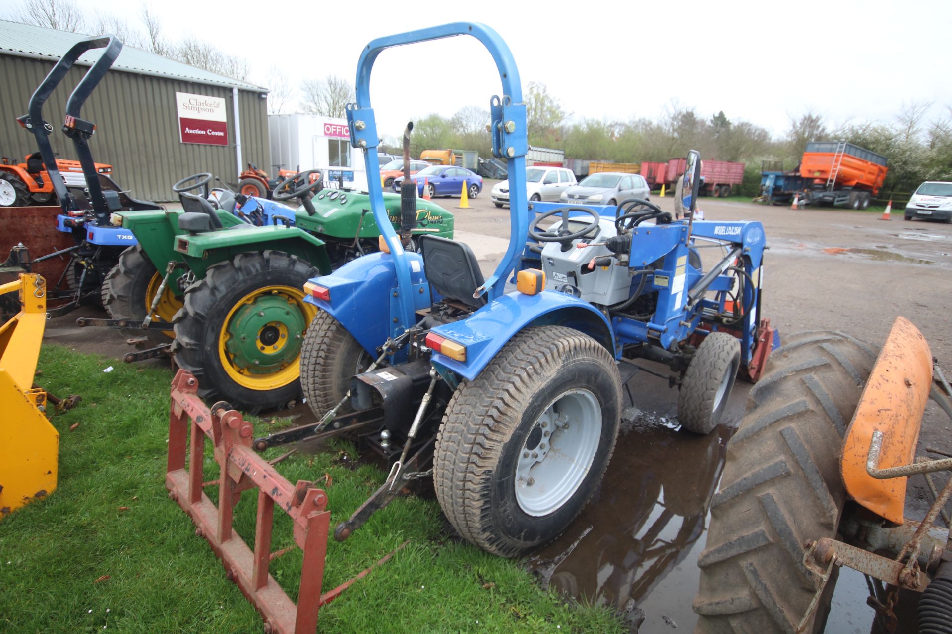 Lenar JL254 II 4WD compact tractor. Turf wheels and tyres. Lenar LDJL245K power loader. With - Image 3 of 39