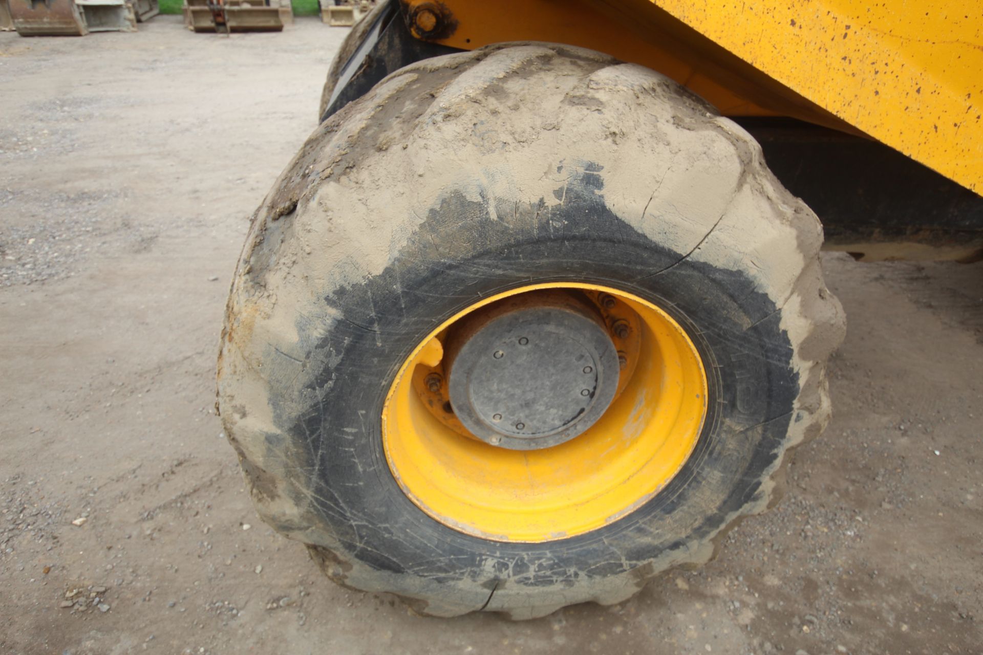 JCB 714 14T 4WD dumper. 2006. 6,088 hours. Serial number SLP714AT6EO830370. Owned from new. Key - Image 37 of 108
