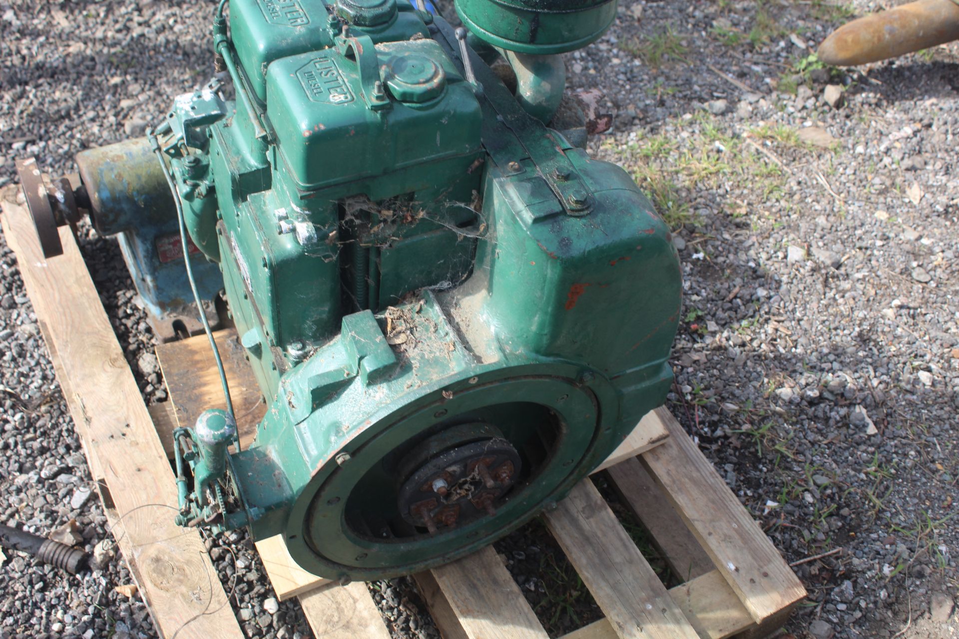Lister 2cyl diesel engine and a pump. V - Image 7 of 11