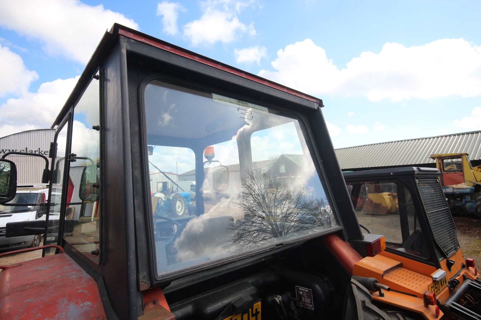 Case International 485 2WD tractor. Registration D404 APV. Date of first registration 27/10/1986. - Image 18 of 57