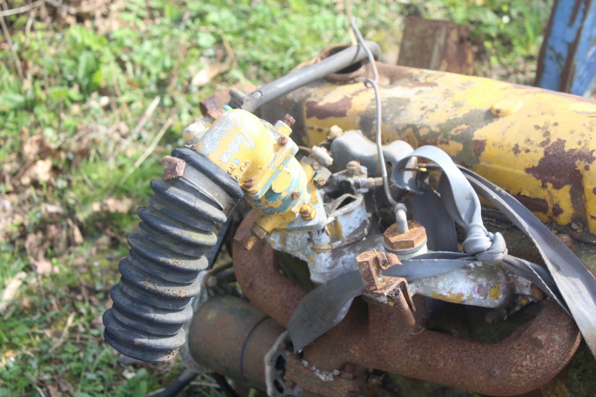 Fordson Major petrol engine. Previously used on gas in forklift. For spares or repair. V - Bild 2 aus 8