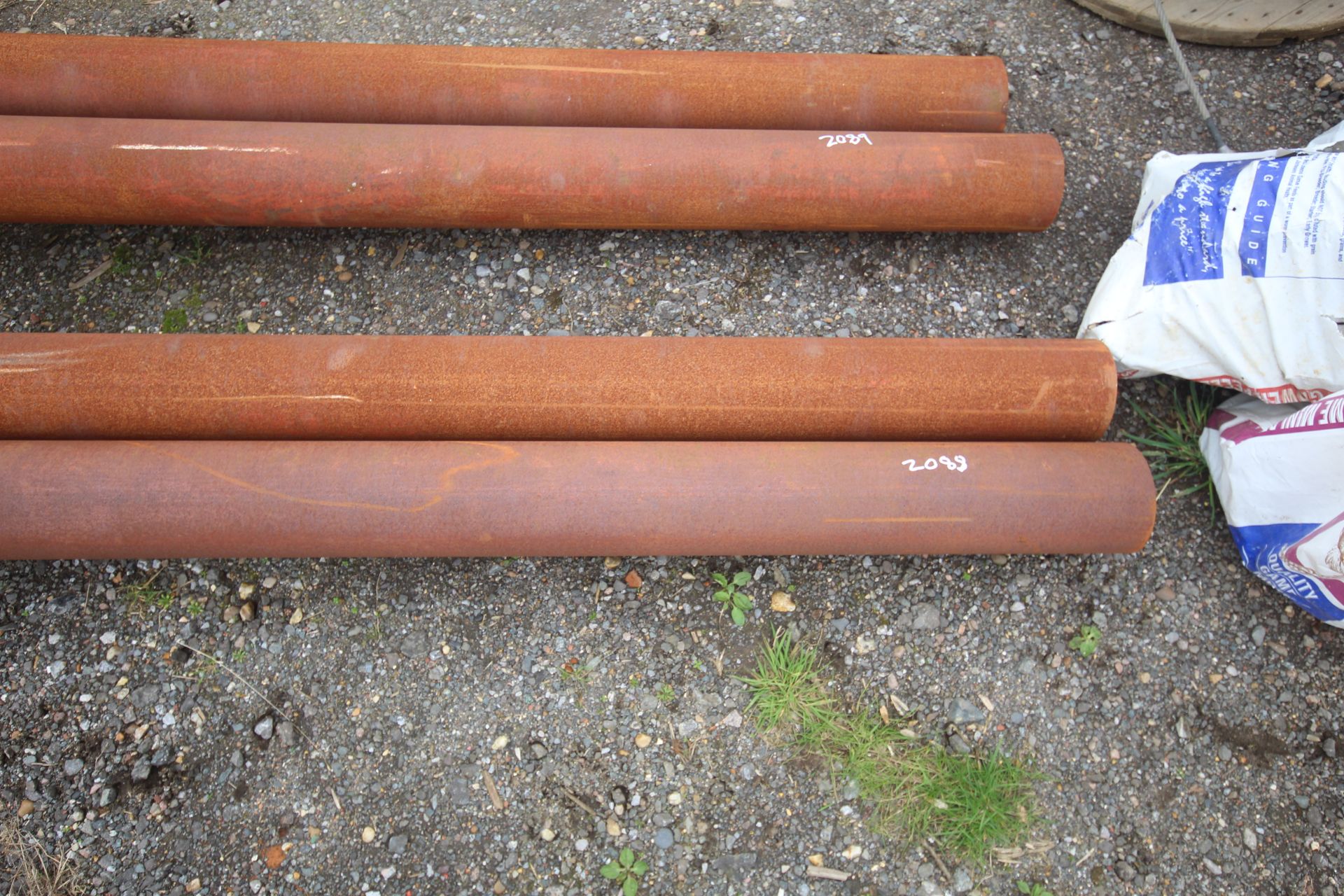 2x lengths of heavy duty steel tube. - Image 2 of 7