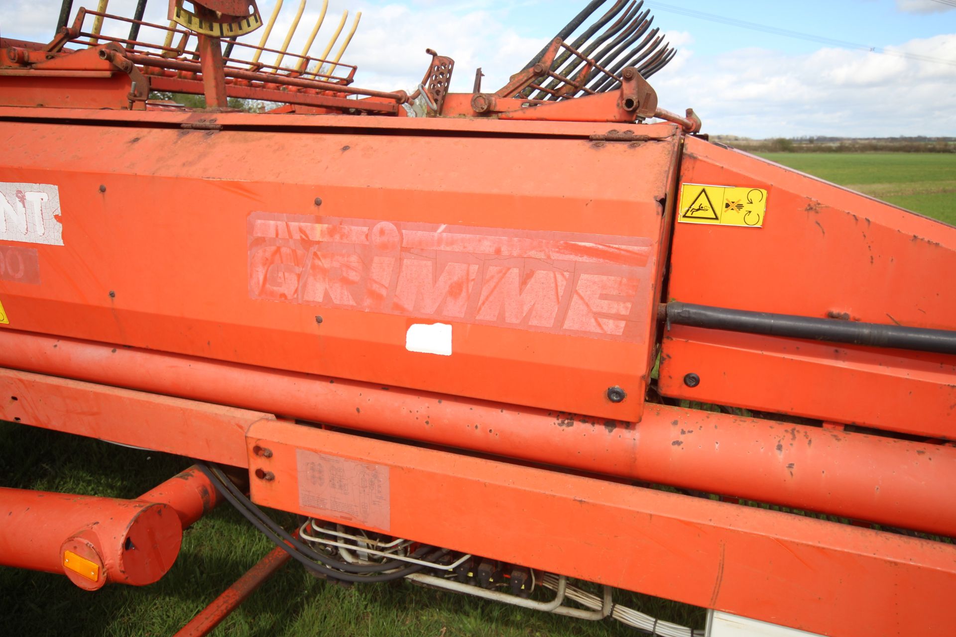 Grimme DL1700 Variant carrot/ onion harvester. With star cleaners. Control Box held. V - Image 14 of 61