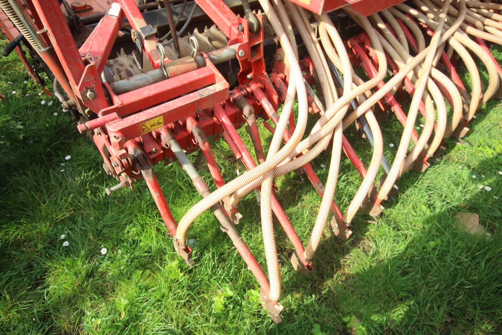 Maschio 4m power harrow. With packer. Piggybacked with Vicon LZ505 Suffolk coulter drill. 1995. With - Image 26 of 52