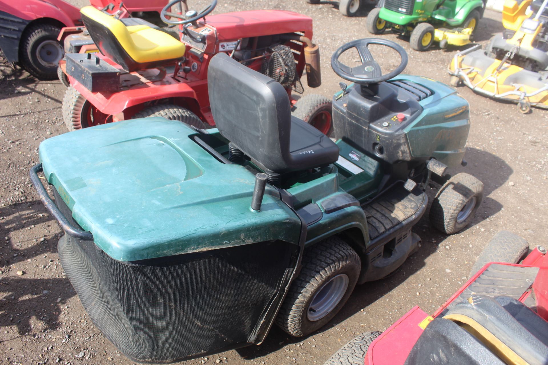 Atco GT30H hydrostatic ride-on mower. With collector. Key held. - Image 2 of 21