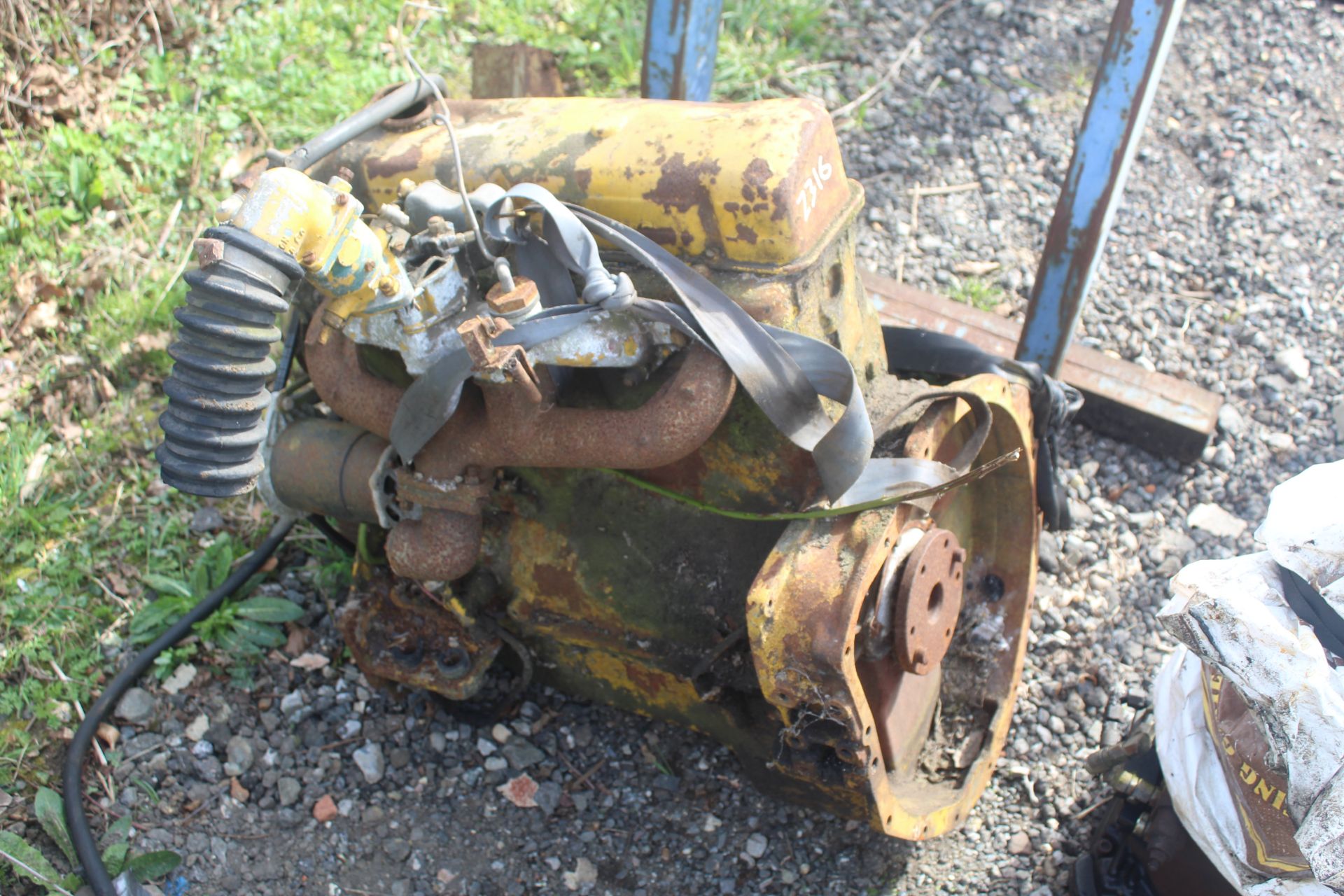 Fordson Major petrol engine. Previously used on gas in forklift. For spares or repair. V