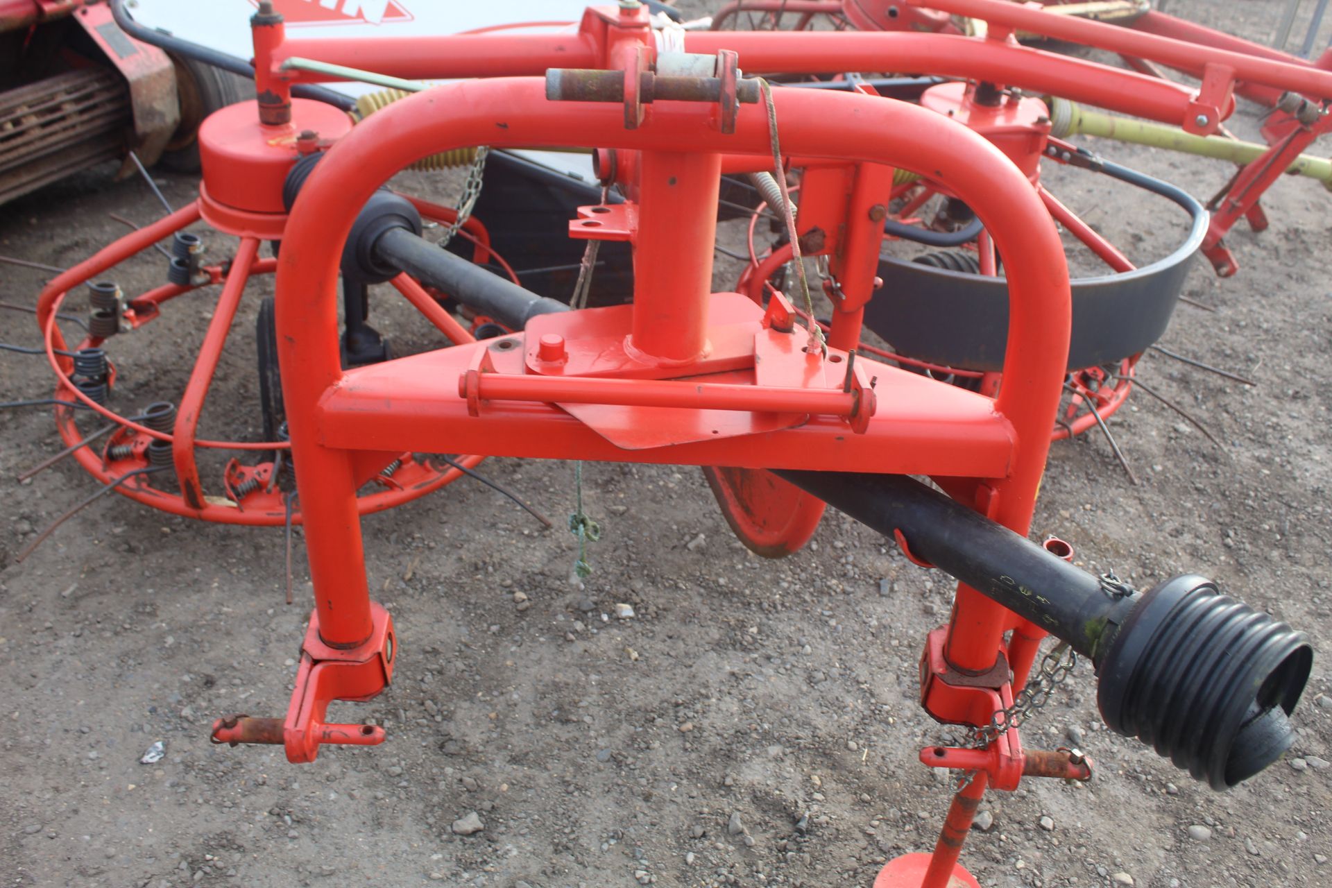 Kuhn Haybob 360. 2011. Owned from new. V - Image 2 of 20