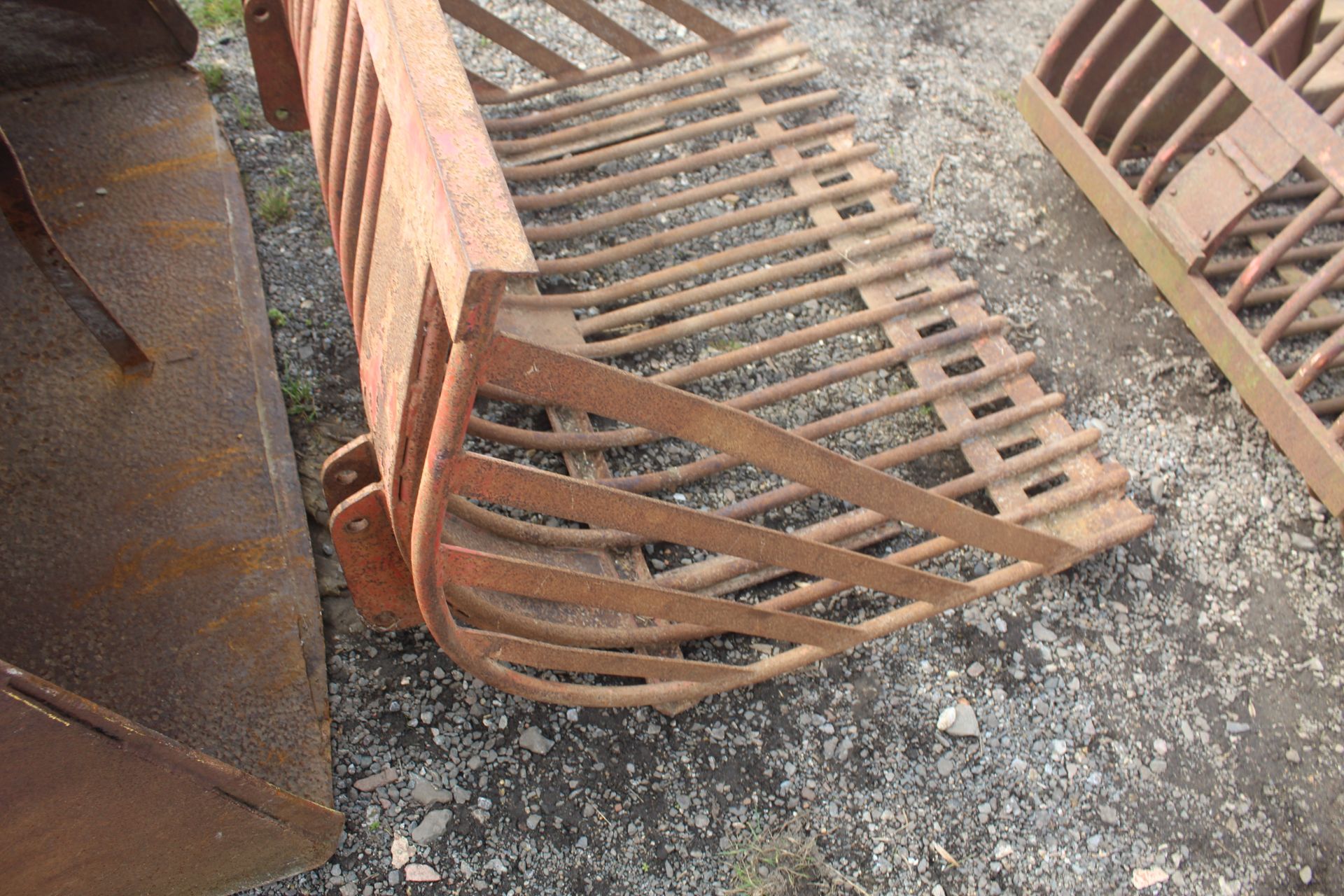 Beet bucket for tractor loader. V - Image 6 of 6