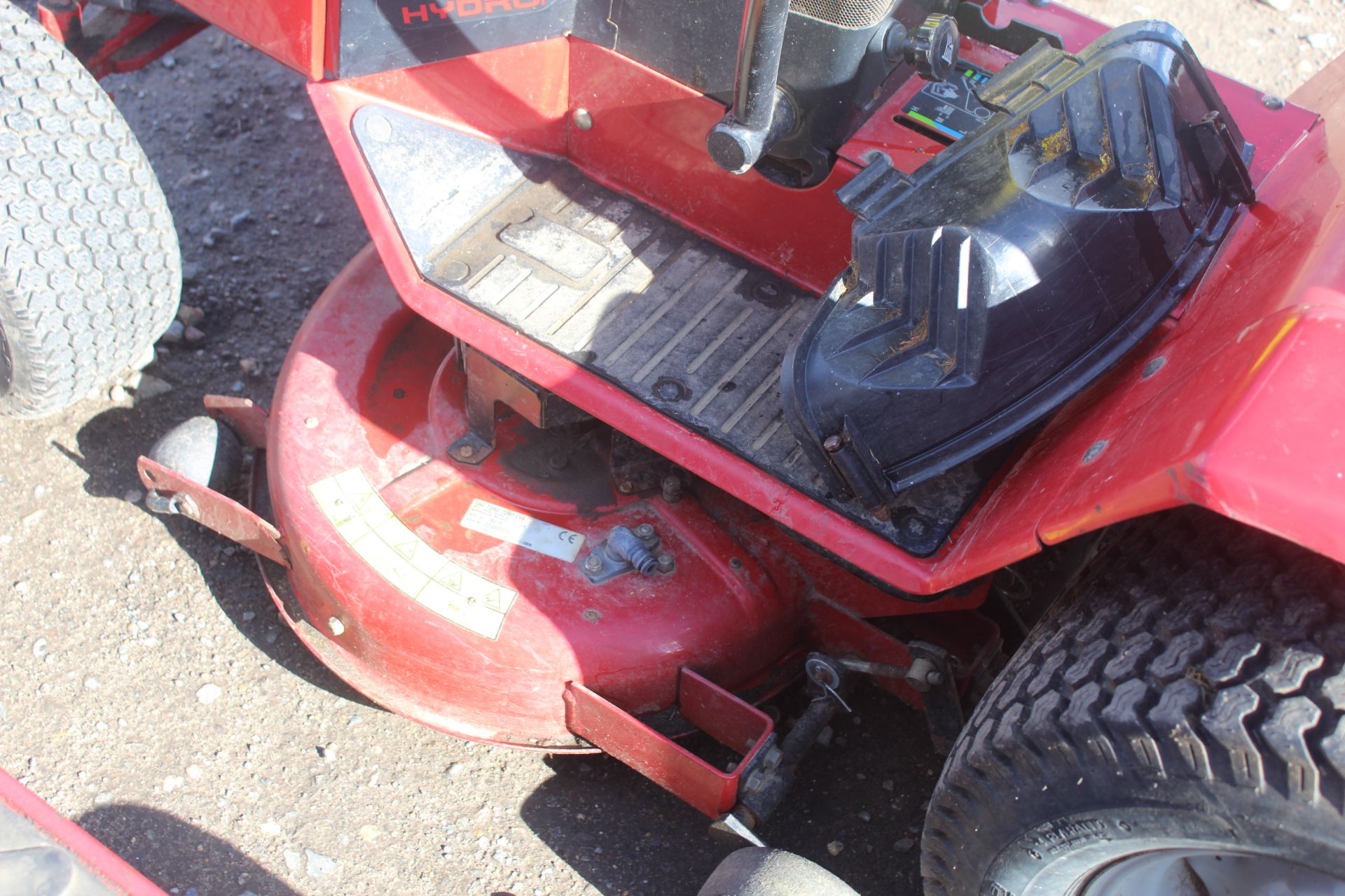 Wheel Horse Toro 38in ride-on mower. Key, Manual held. V - Image 16 of 22