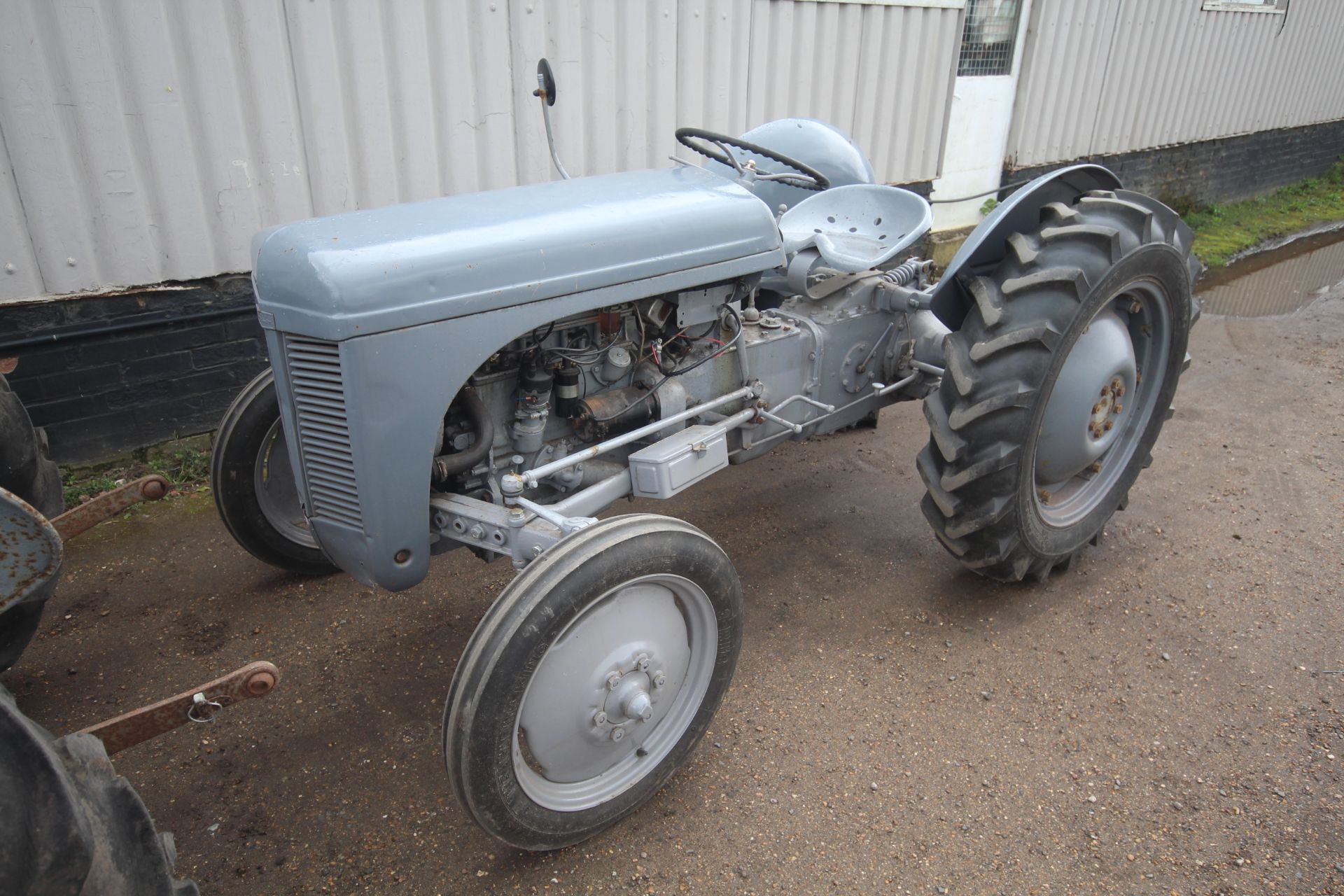 Ferguson TEA 20 Petrol 2WD tractor. Registration 771 XUN. 1948. Serial number 57289. 11.2-28 rear