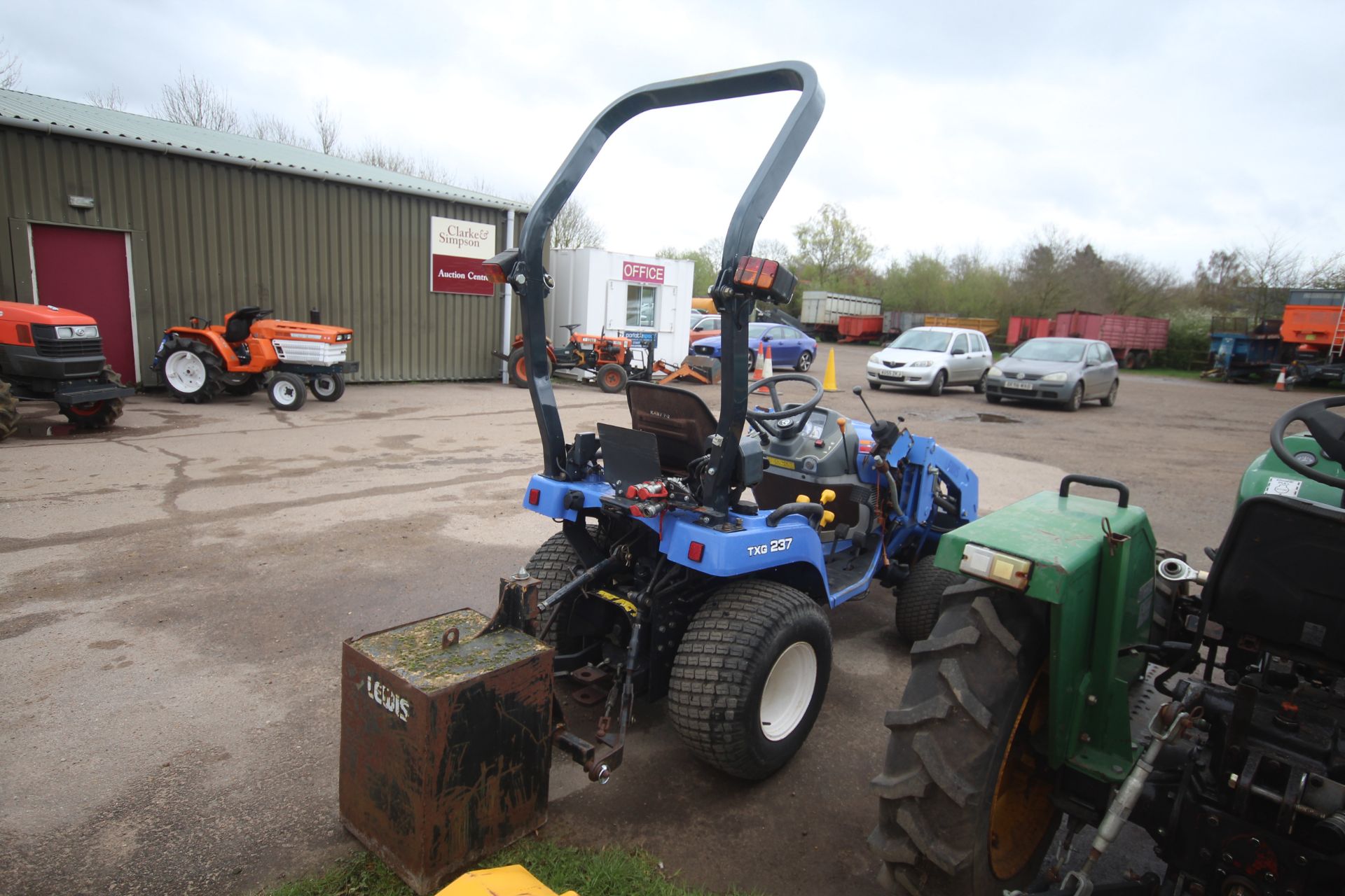 Iseki TGX237 4WD hydrostatic compact tractor. 2010. 605 hours. 26x12.00-12 rear turf wheels and - Image 3 of 39