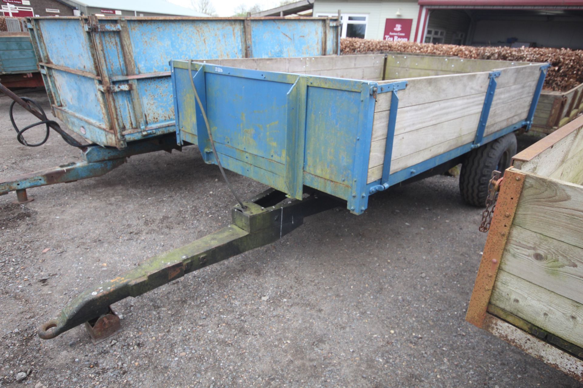 3T single axle tipping trailer.