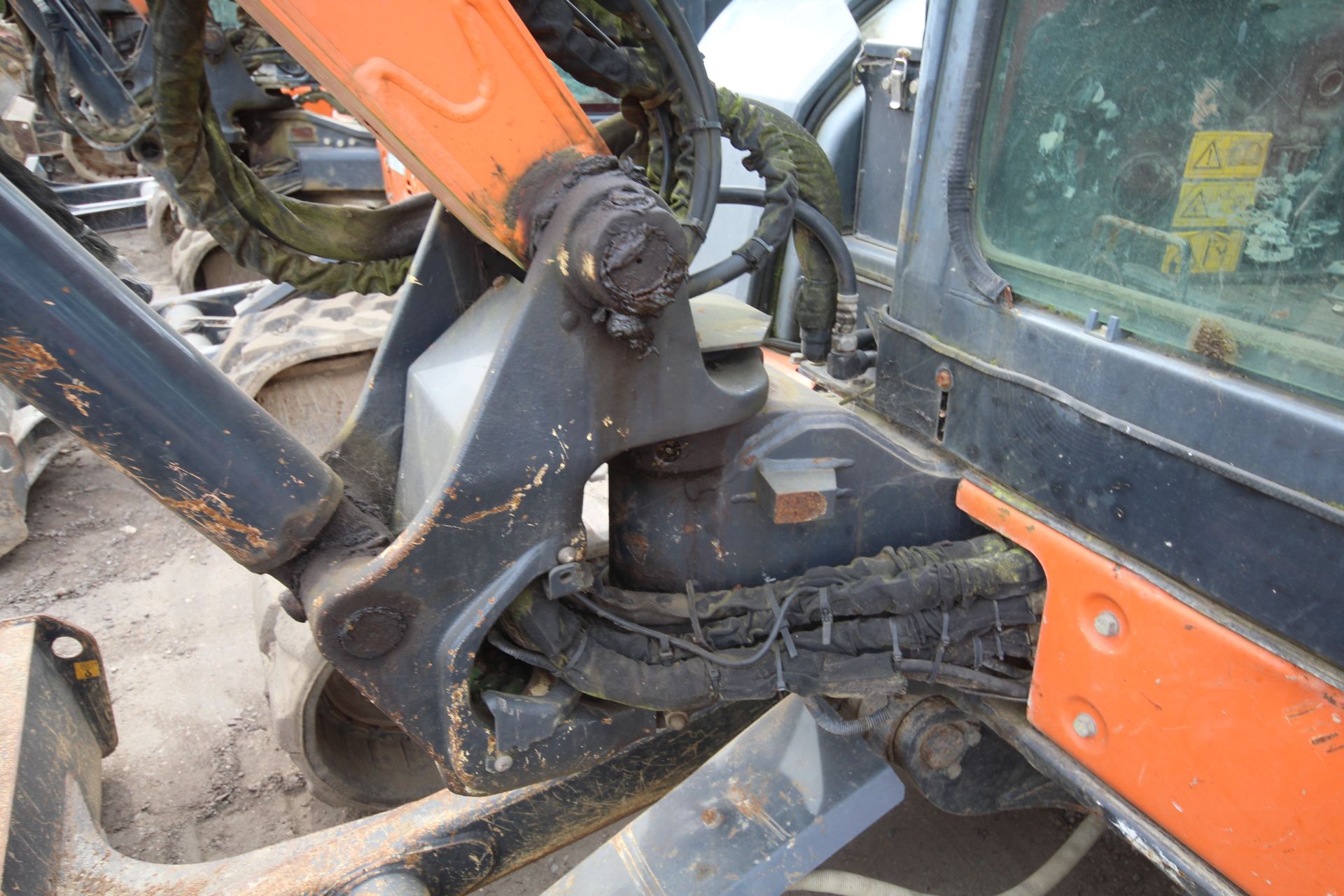 Hitachi Z-Axis 52U-3 CLR 5T rubber track excavator. 2013. 5,066 hours. Serial number HCM - Bild 39 aus 71
