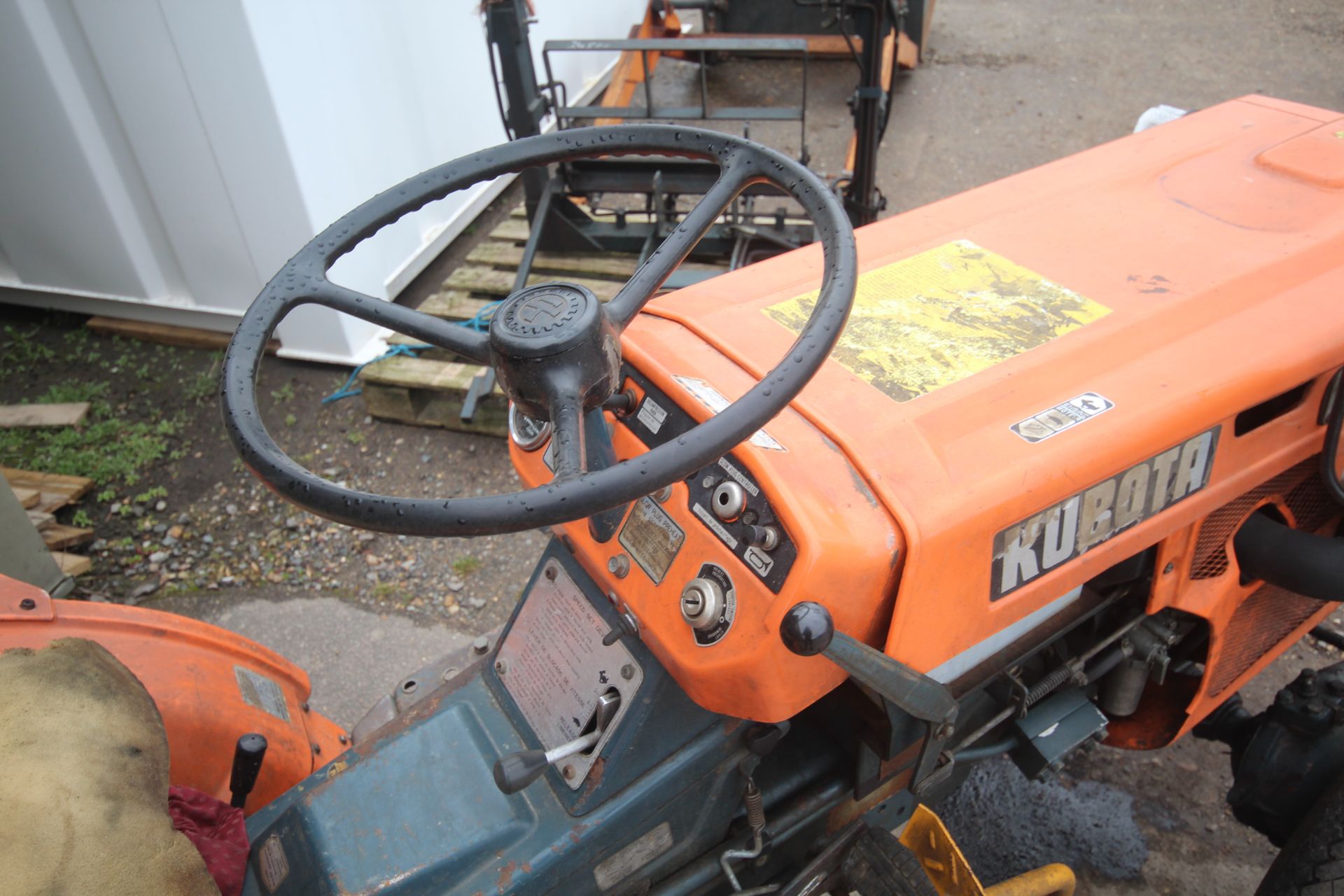 Kubota B7100 HST 4WD compact tractor. 3,134 hours. 29/12.00-15 rear turf wheels and tyres. Front - Image 11 of 41