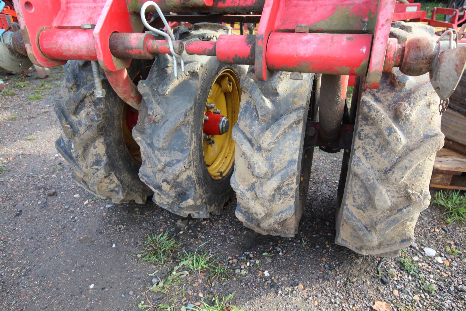 Vaderstad Rapid 400F 4m System Disc drill. With smooth tyre packer, front packer and spares. Control - Image 6 of 56