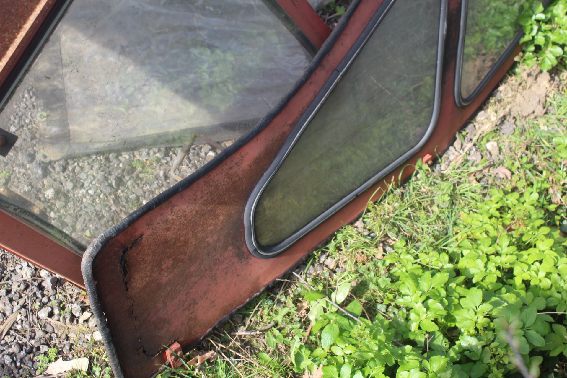 Massey Ferguson 240 cab and mudguards. - Image 8 of 16