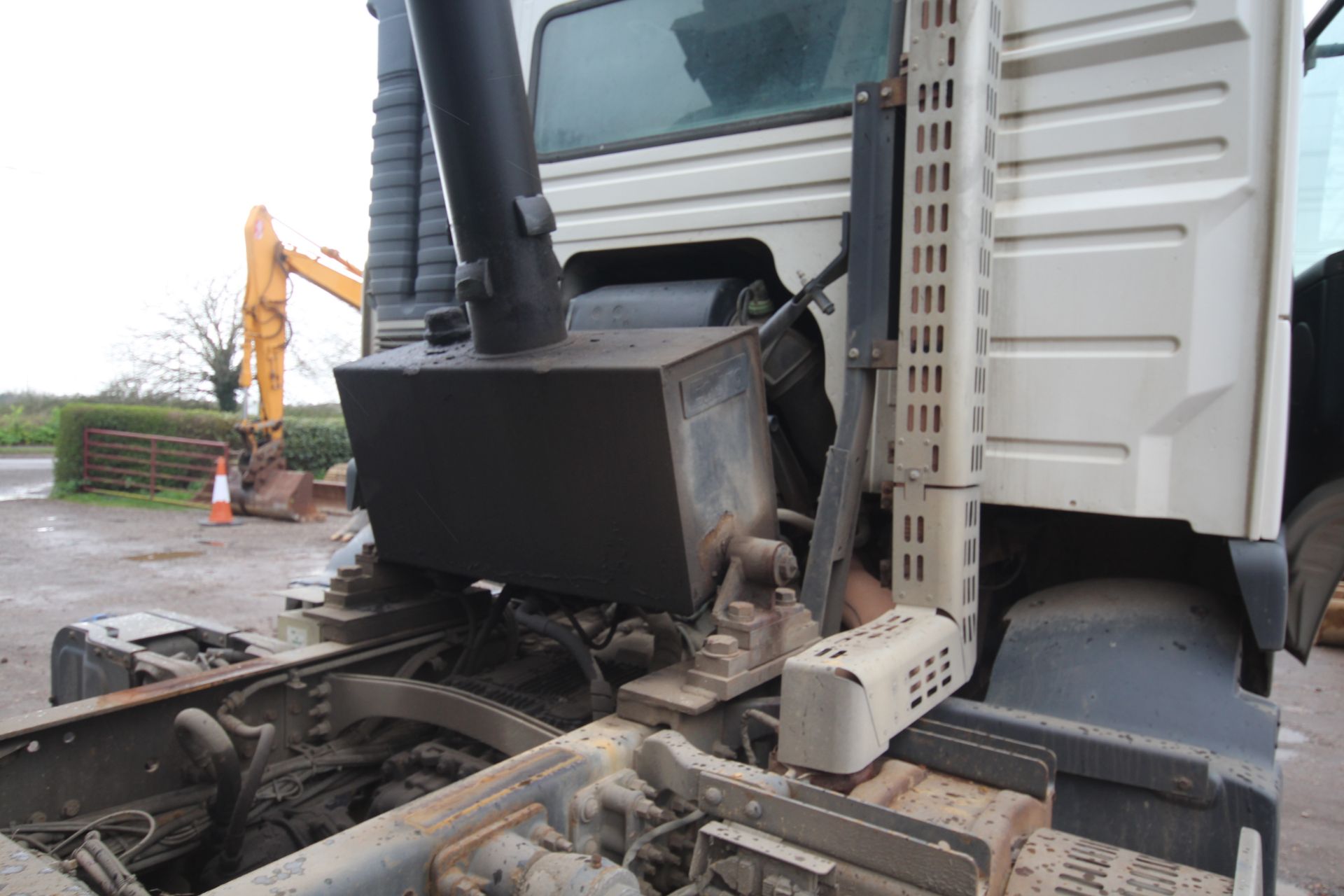 Volvo FMX 410 8x4 32T tipper. Registration WX13 CKF. Date of first registration 17/05/2013. 520, - Image 78 of 80