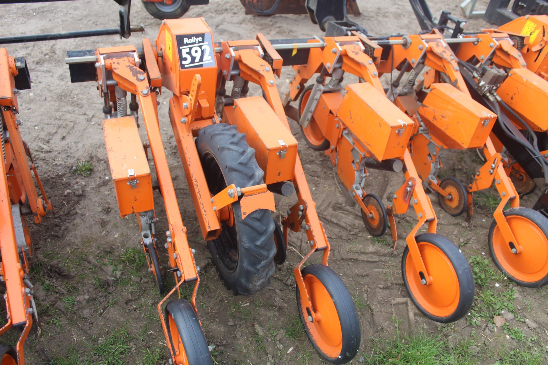 Stanhay Rallye 592 hdraulic folding 12 row beet drill. With bout markers. V - Image 17 of 28
