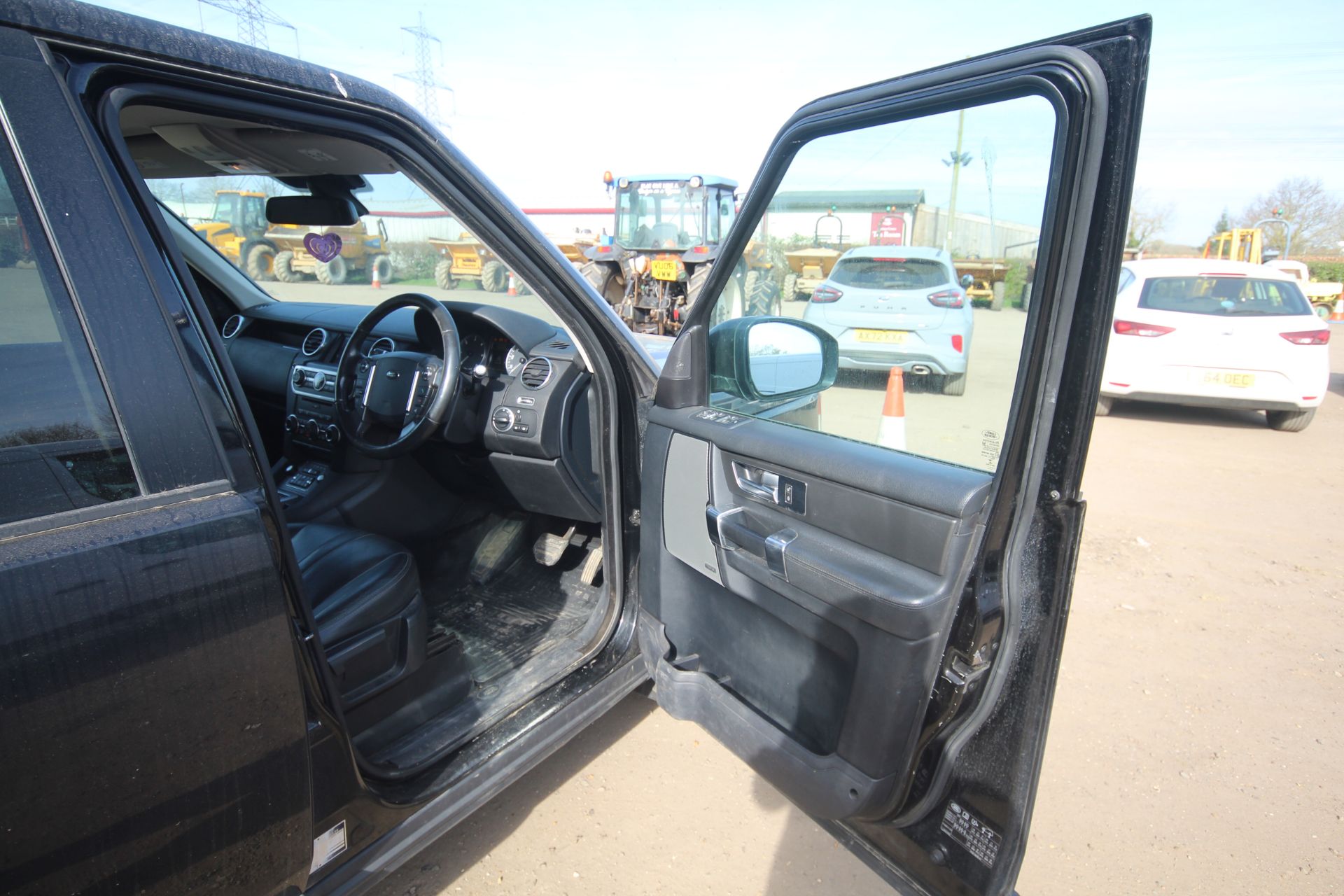 Land Rover Discovery 4 3.0L diesel Commercial. Registration AJ14 FJA. Date of first registration - Image 30 of 65