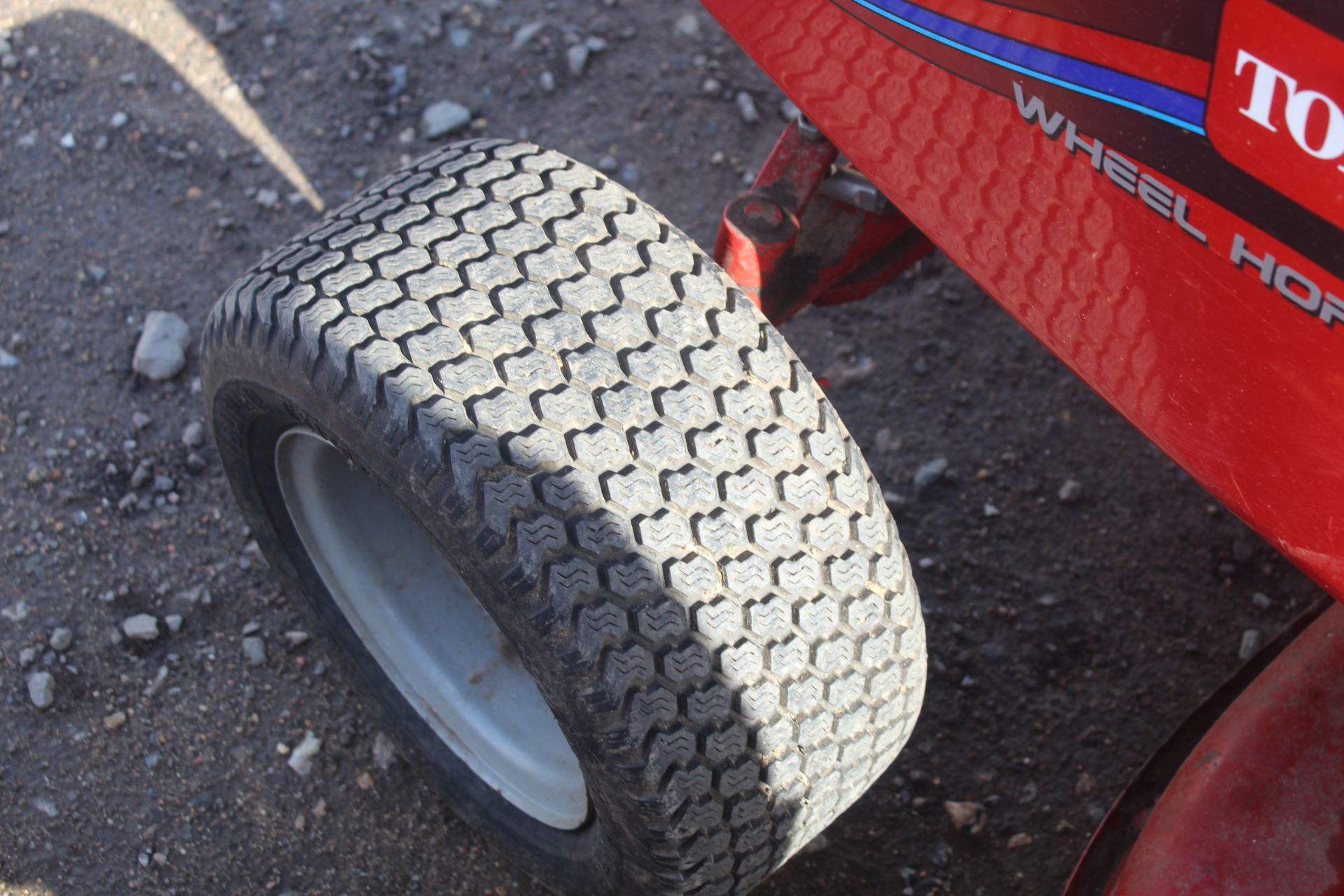 Wheel Horse Toro 38in ride-on mower. Key, Manual held. V - Image 18 of 22