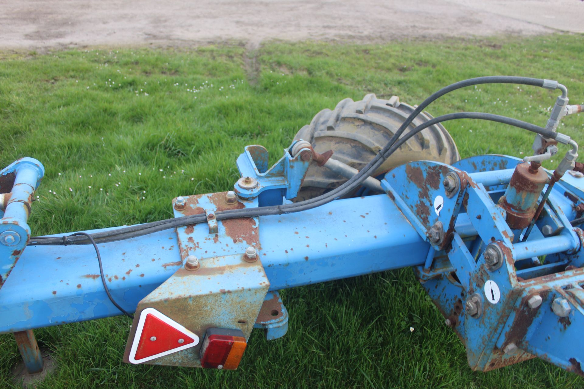 Standen hydraulic folding four row bed former. Serial number 298. 2011. With bout marker brackets - Image 24 of 36