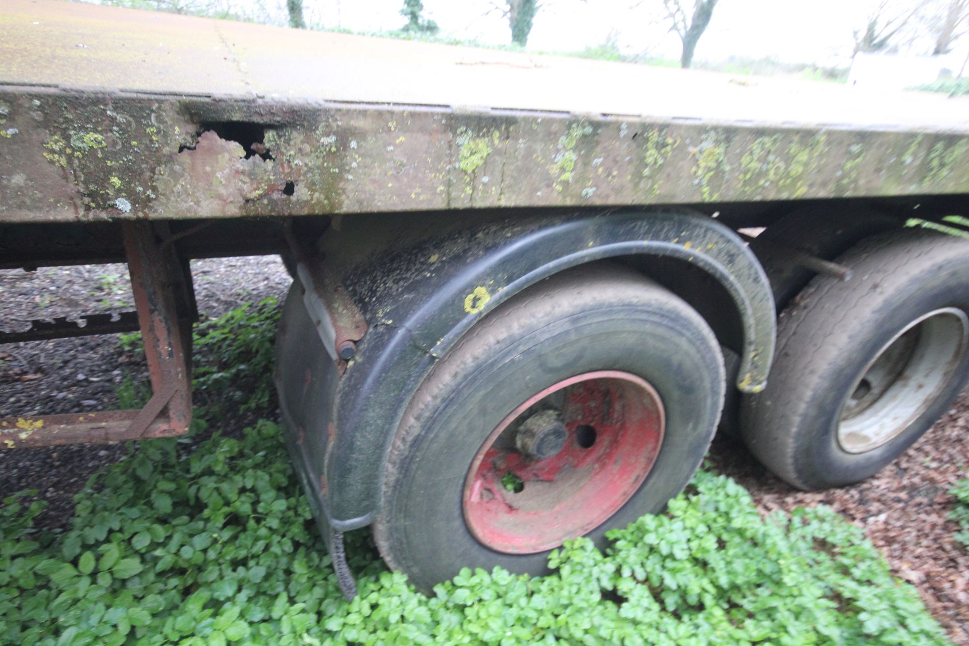 40ft twin axle straw trailer. With dolly and metal floor. V - Image 29 of 42