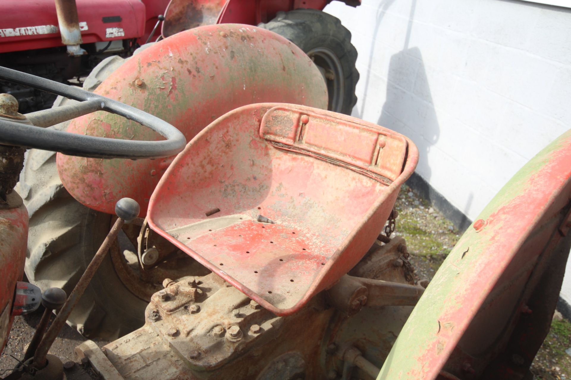 Massey Ferguson 35 23C 4cyl diesel 2WD tractor. Registration 260 ABJ. Date of first registration - Bild 14 aus 35