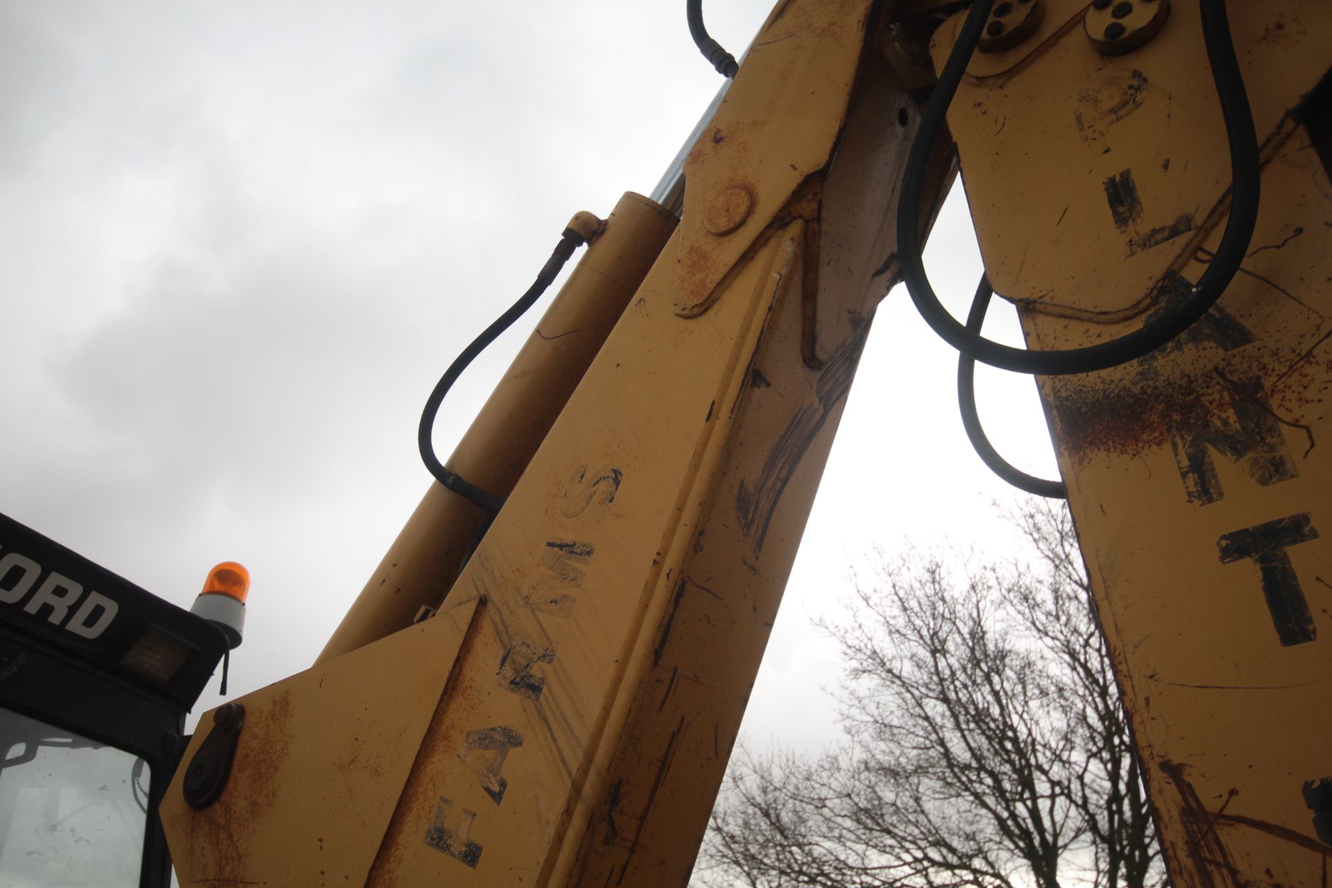 Ford 655 4WD backhoe loader. Registration F829 MVX. Date of first registration 03/10/1988. Showing - Image 51 of 87