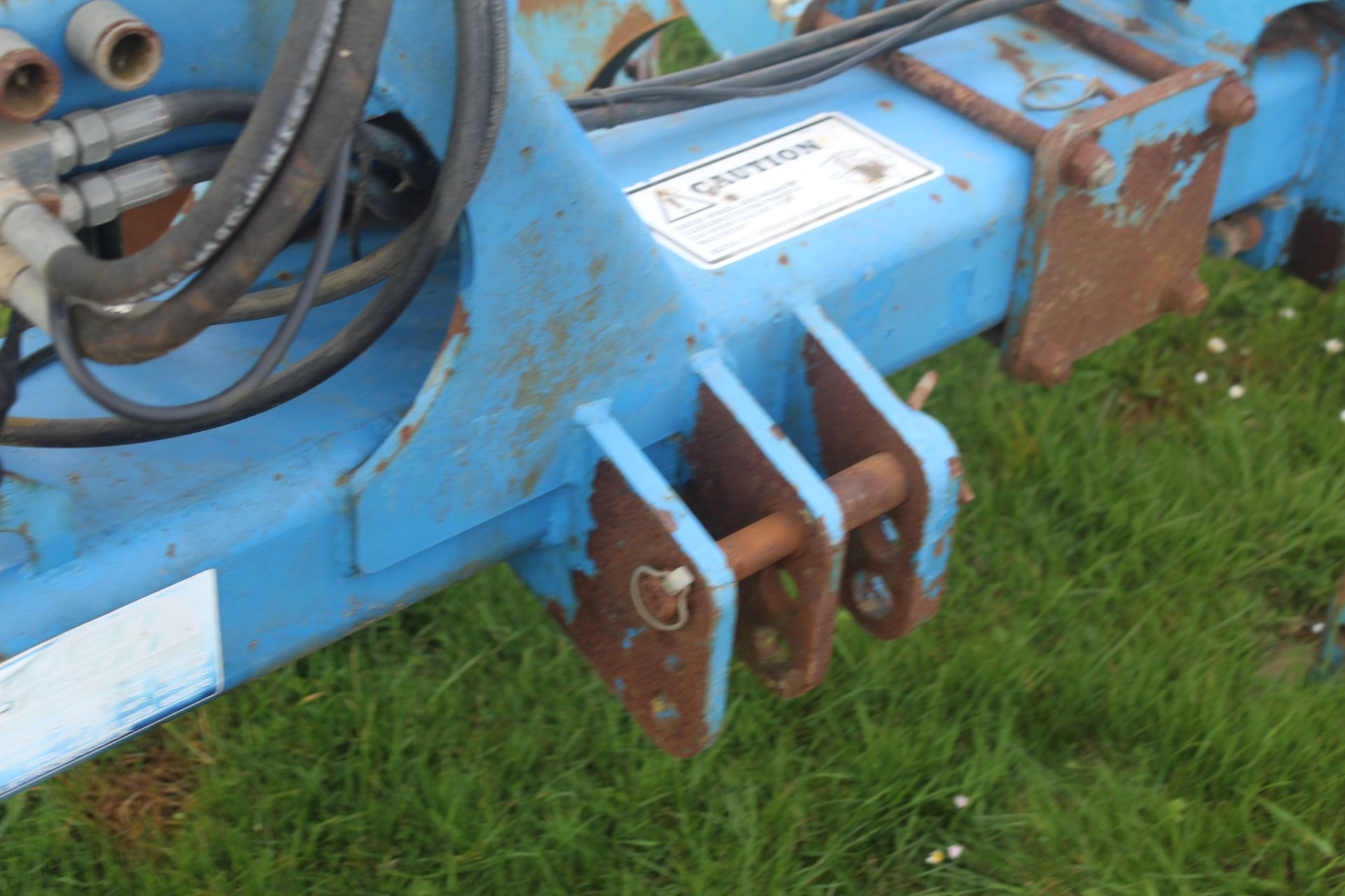 Standen hydraulic folding four row bed former. Serial number 298. 2011. With bout marker brackets - Image 5 of 36