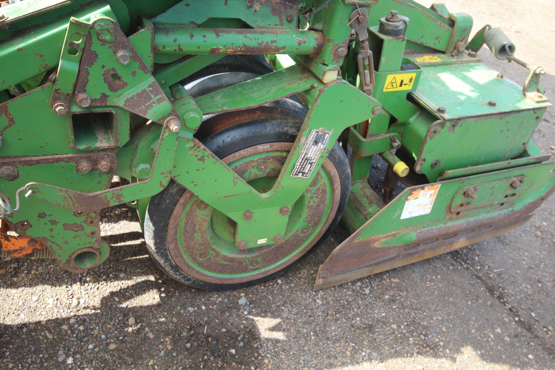 Amazone KE403 4m combination drill. 2005. With disc coulters, pre-em and tramlime. Manual, Control - Image 38 of 44