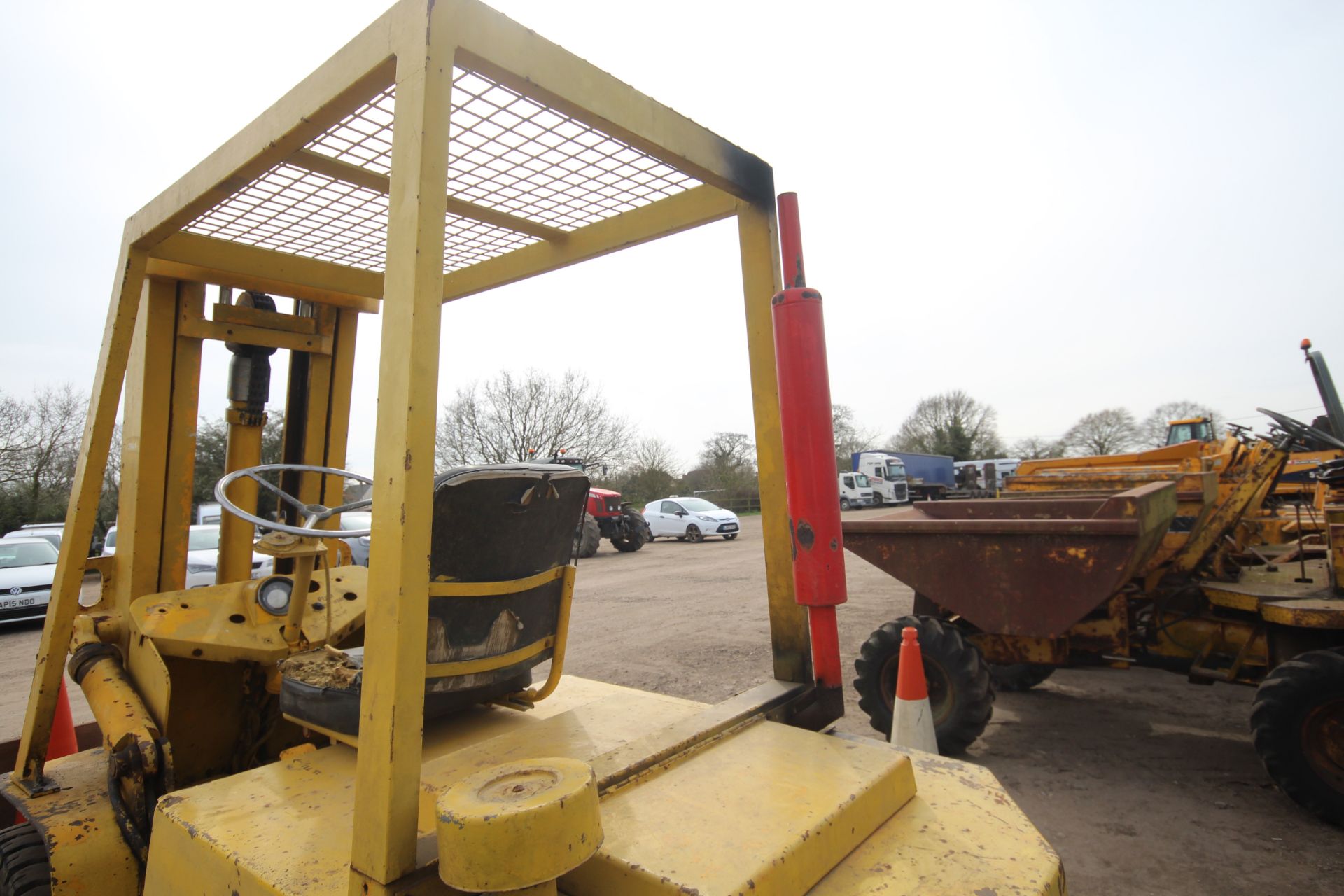 Bonser 2WD diesel forklift. Manual held. V - Image 19 of 33