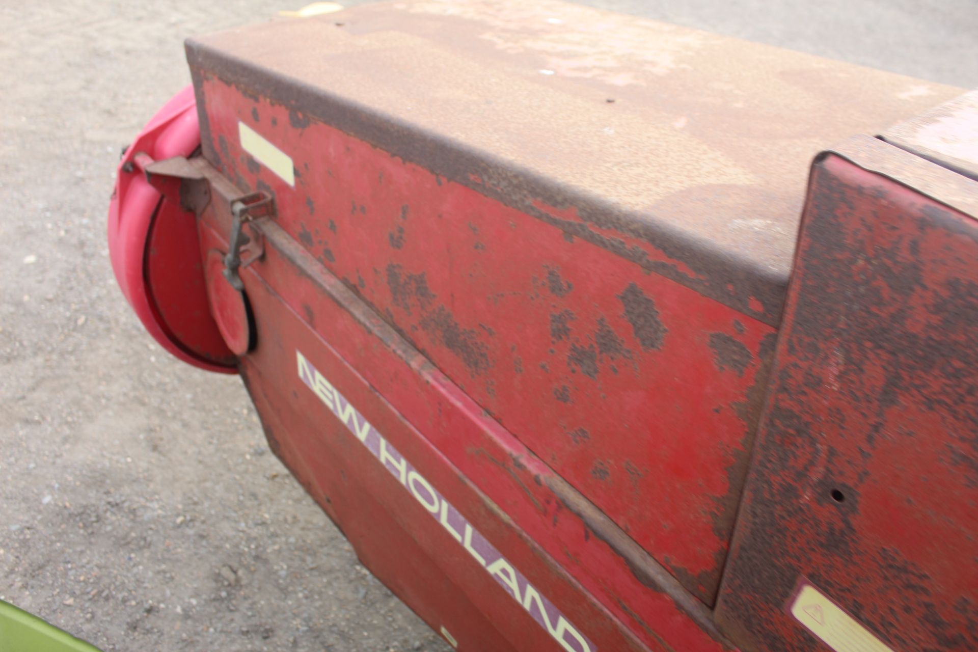 New Holland 376 conventional baler. From a Local Deceased Estate. Manual held. - Image 21 of 22