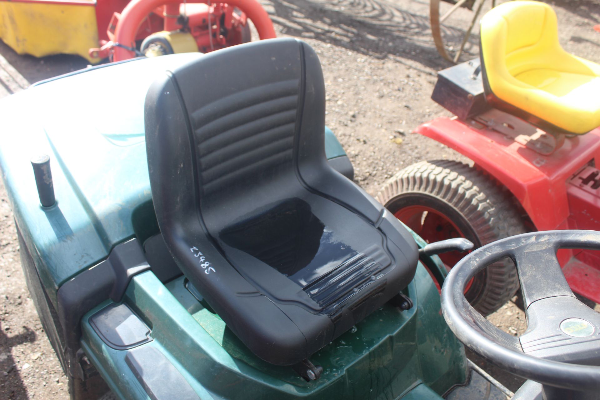 Atco GT30H hydrostatic ride-on mower. With collector. Key held. - Image 11 of 21