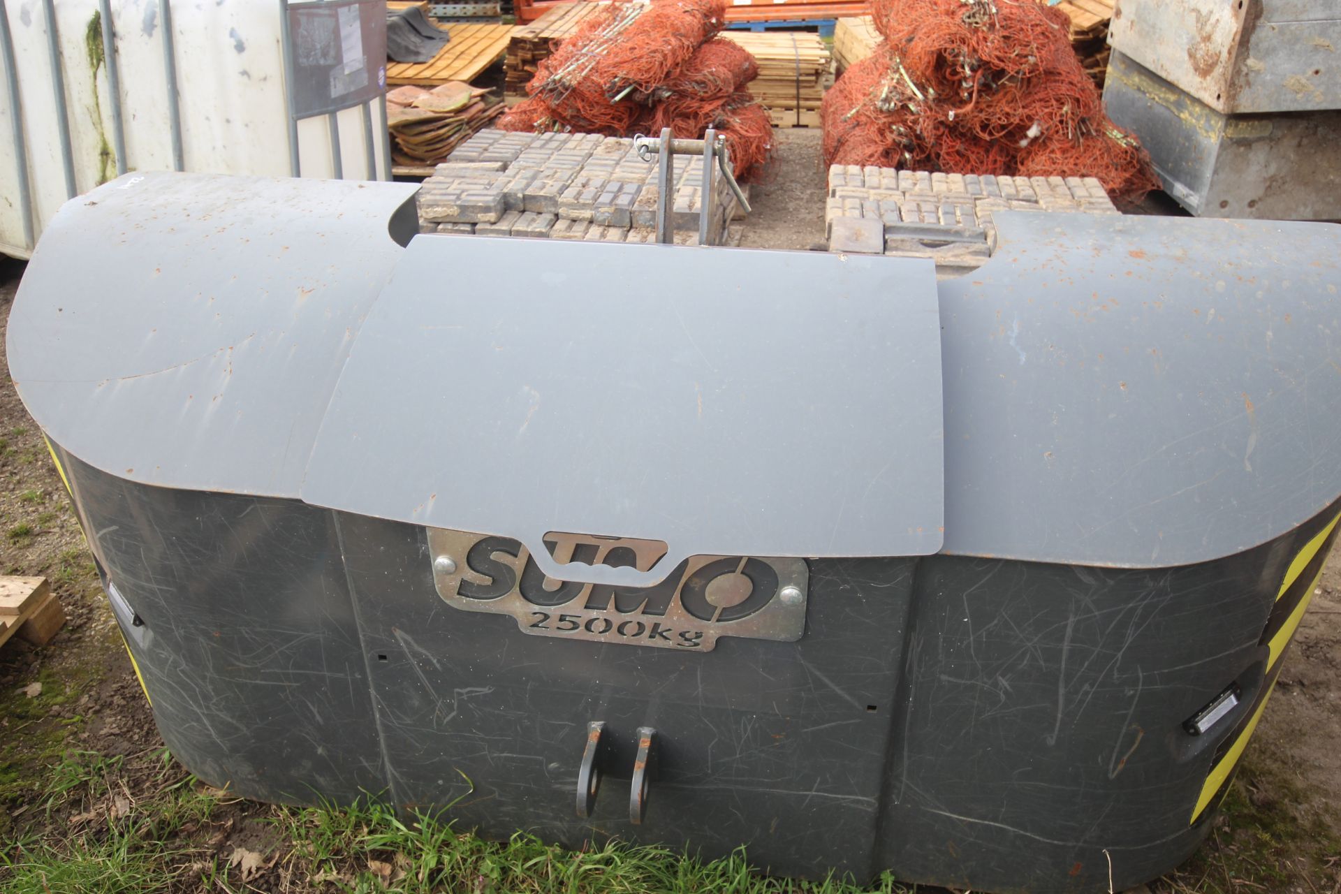 Sumo 2,500kg front linkage weight block. With toolbox. Serial number AE147. V - Image 12 of 15