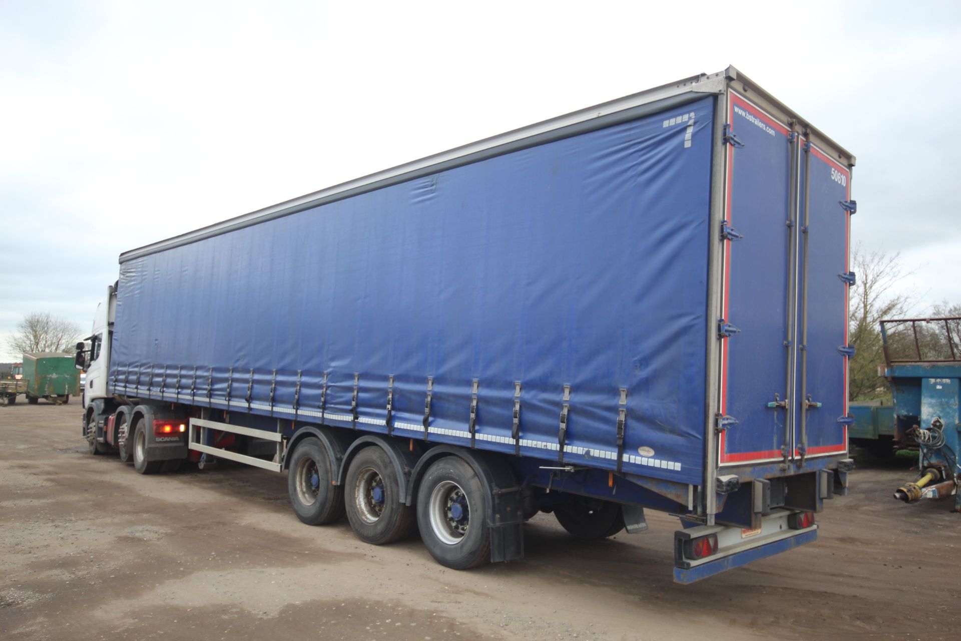 **CATALOGUE CHANGE** Montracon 39T 13.7m tri-axle curtain-side trailer. Registration C224538. Date - Image 5 of 74