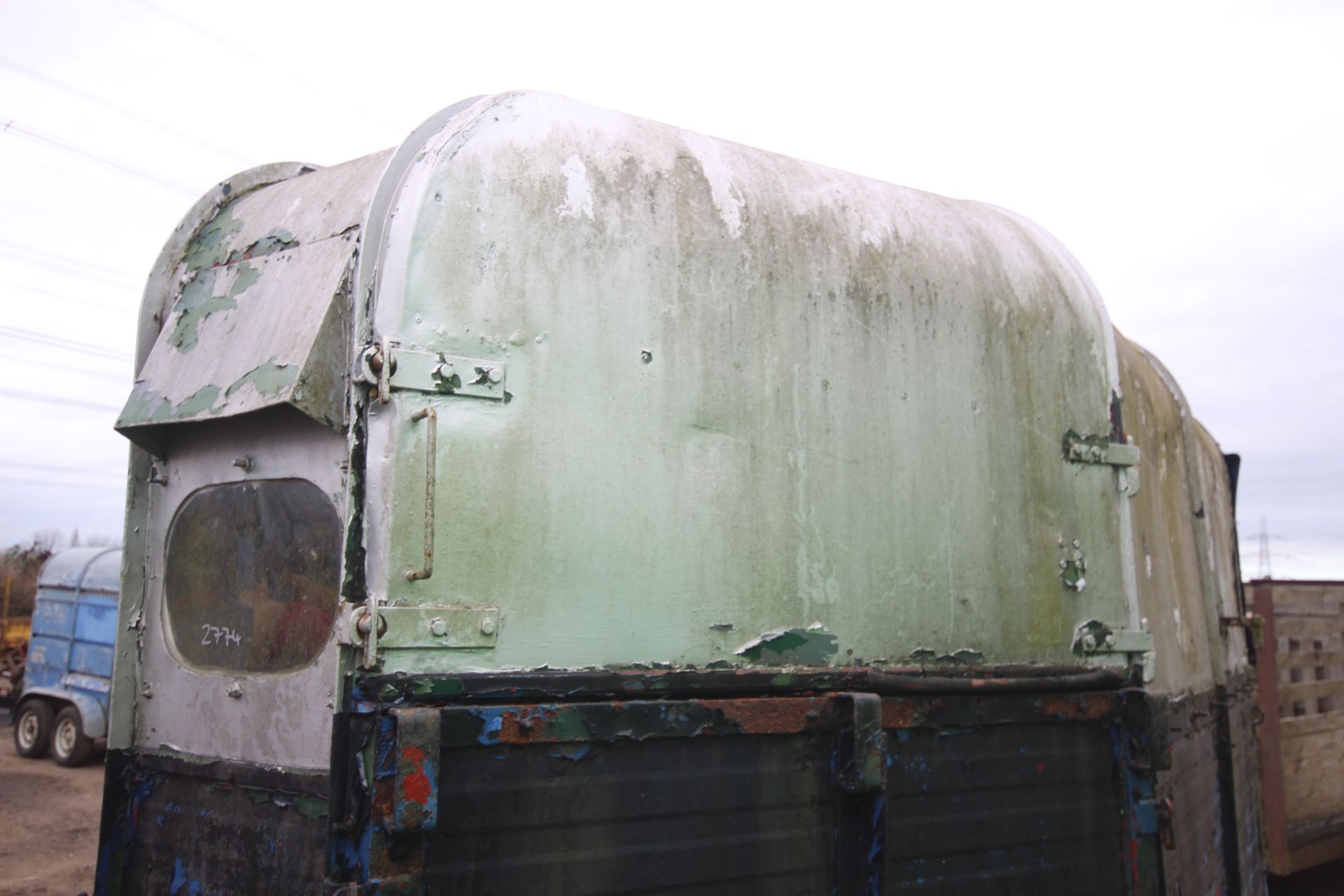 Twin axle horse box. - Image 6 of 37